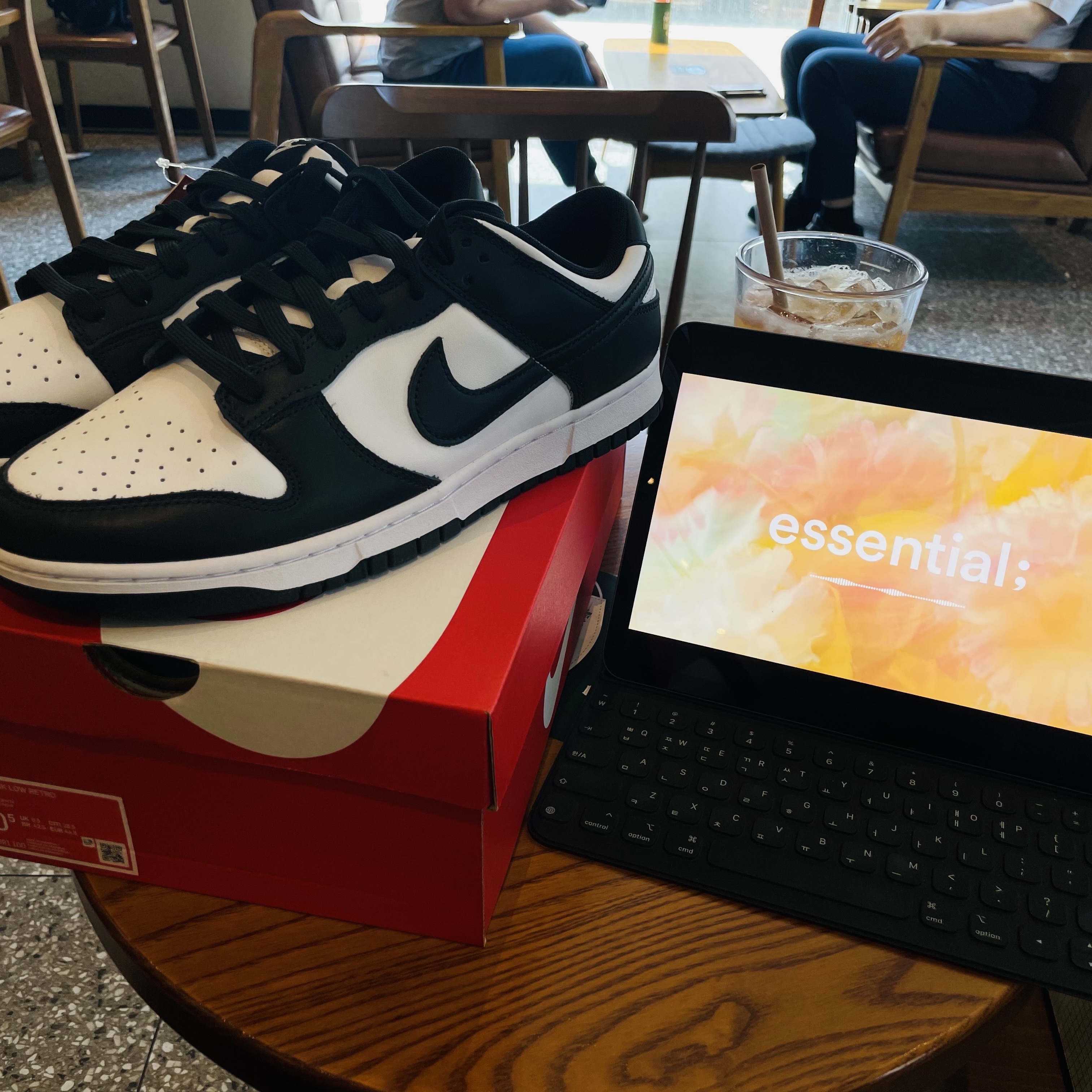Nike Dunk Low Retro Black 착용 스타일 - 2