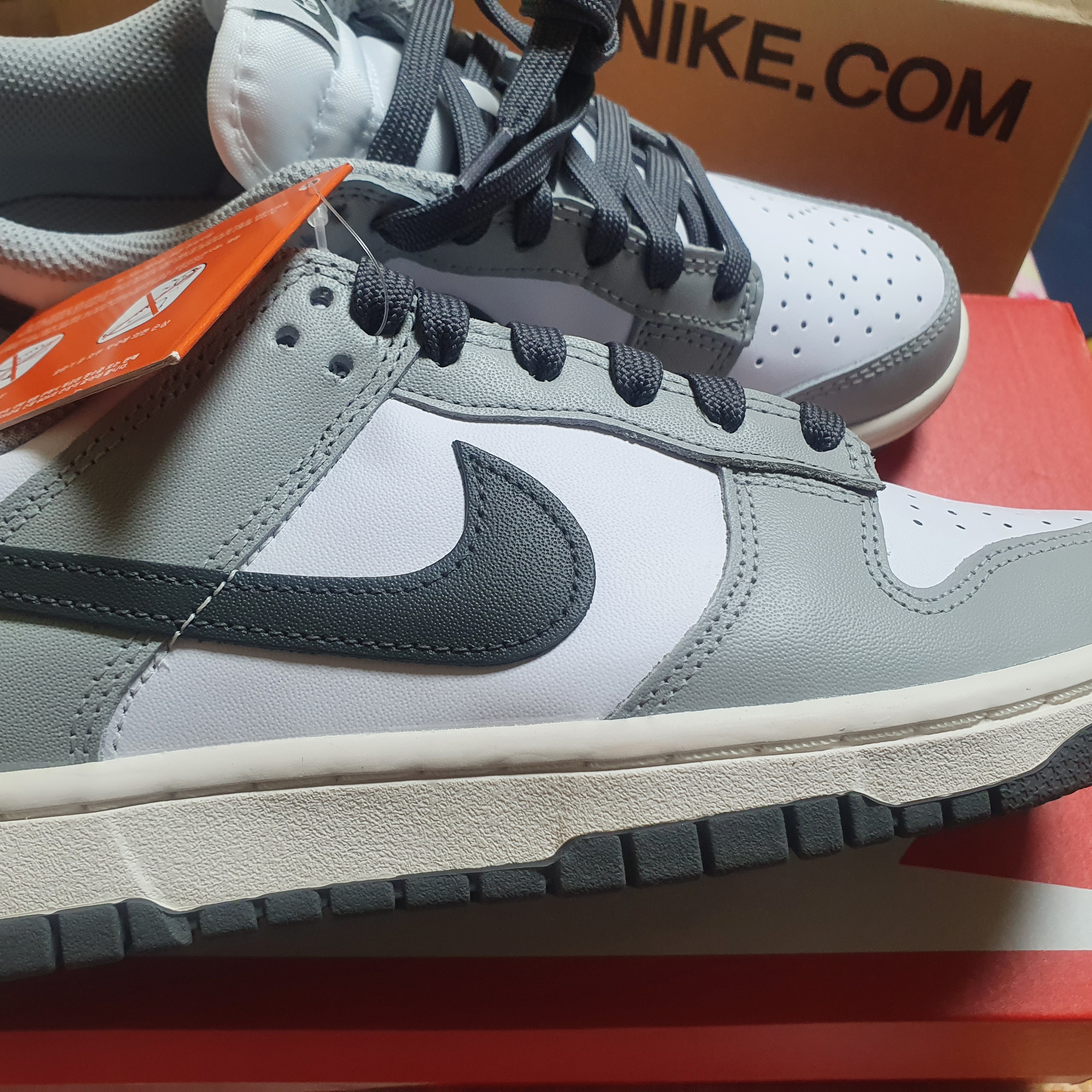 (W) Nike Dunk Low Light Smoke Grey 착용 스타일 - 1