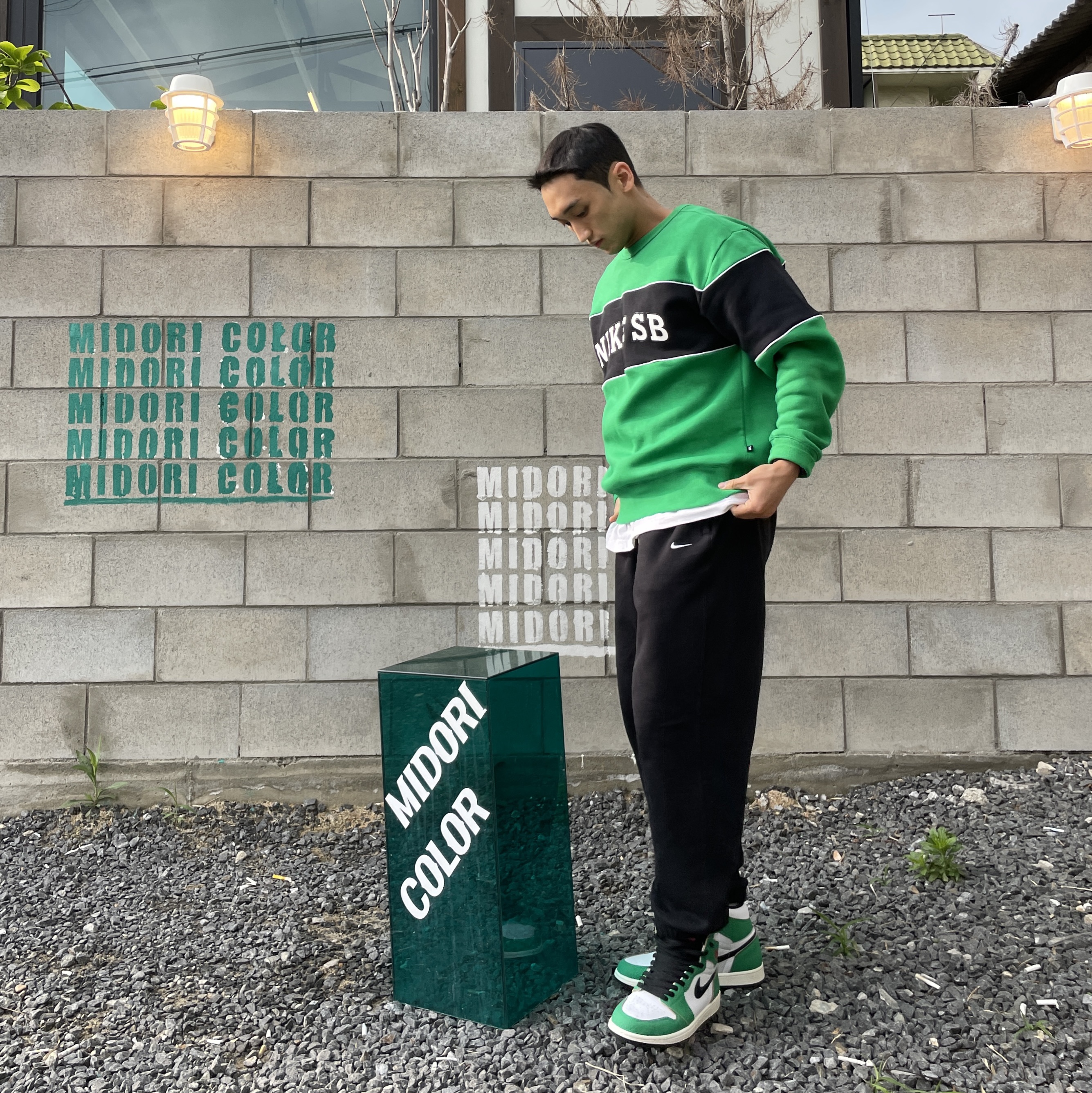 (W) Jordan 1 Retro High OG Lucky Green, Nike NRG Solo Swoosh Fleece Pants Black - US/EU 착용 스타일