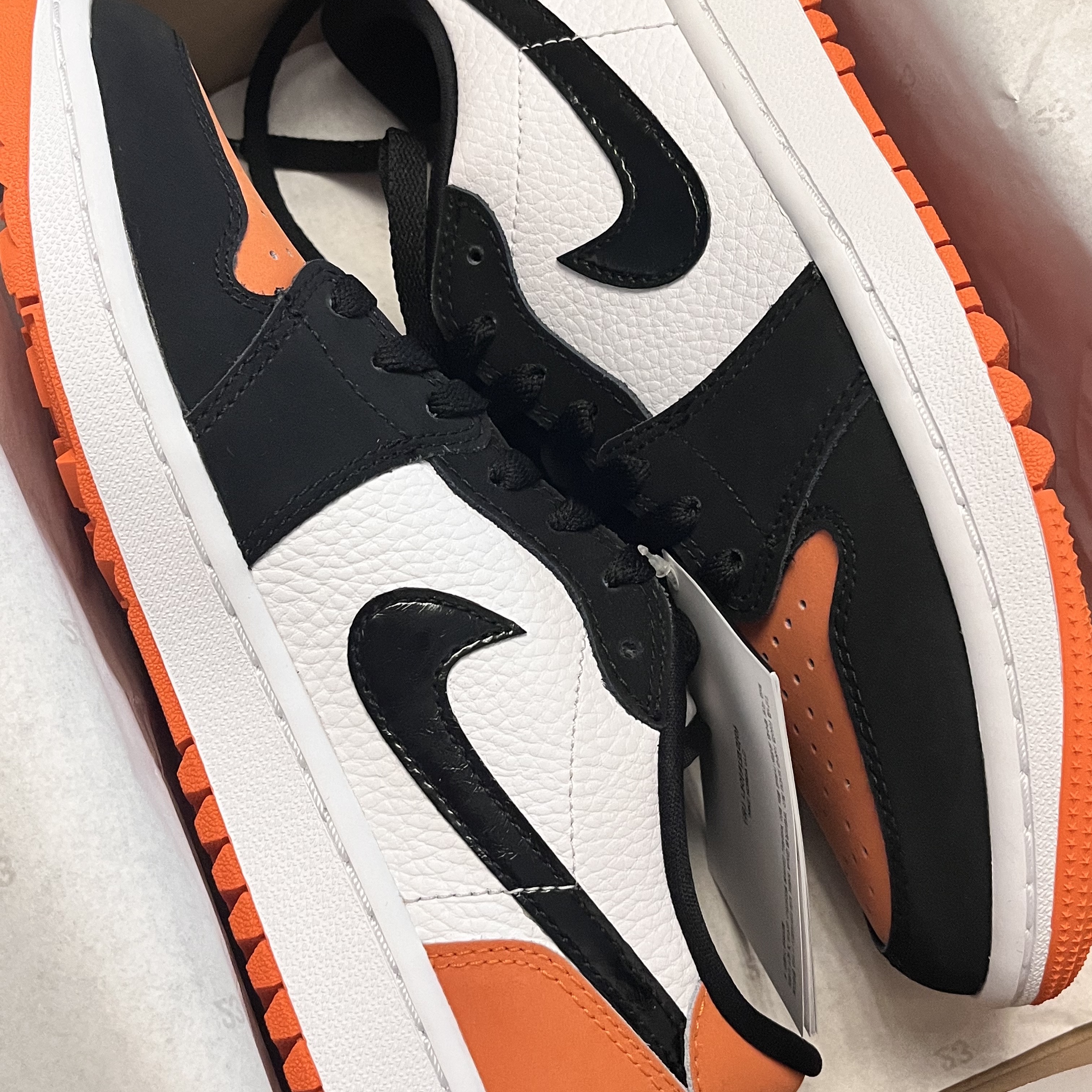 Jordan 1 Low Golf Starfish 착용 스타일