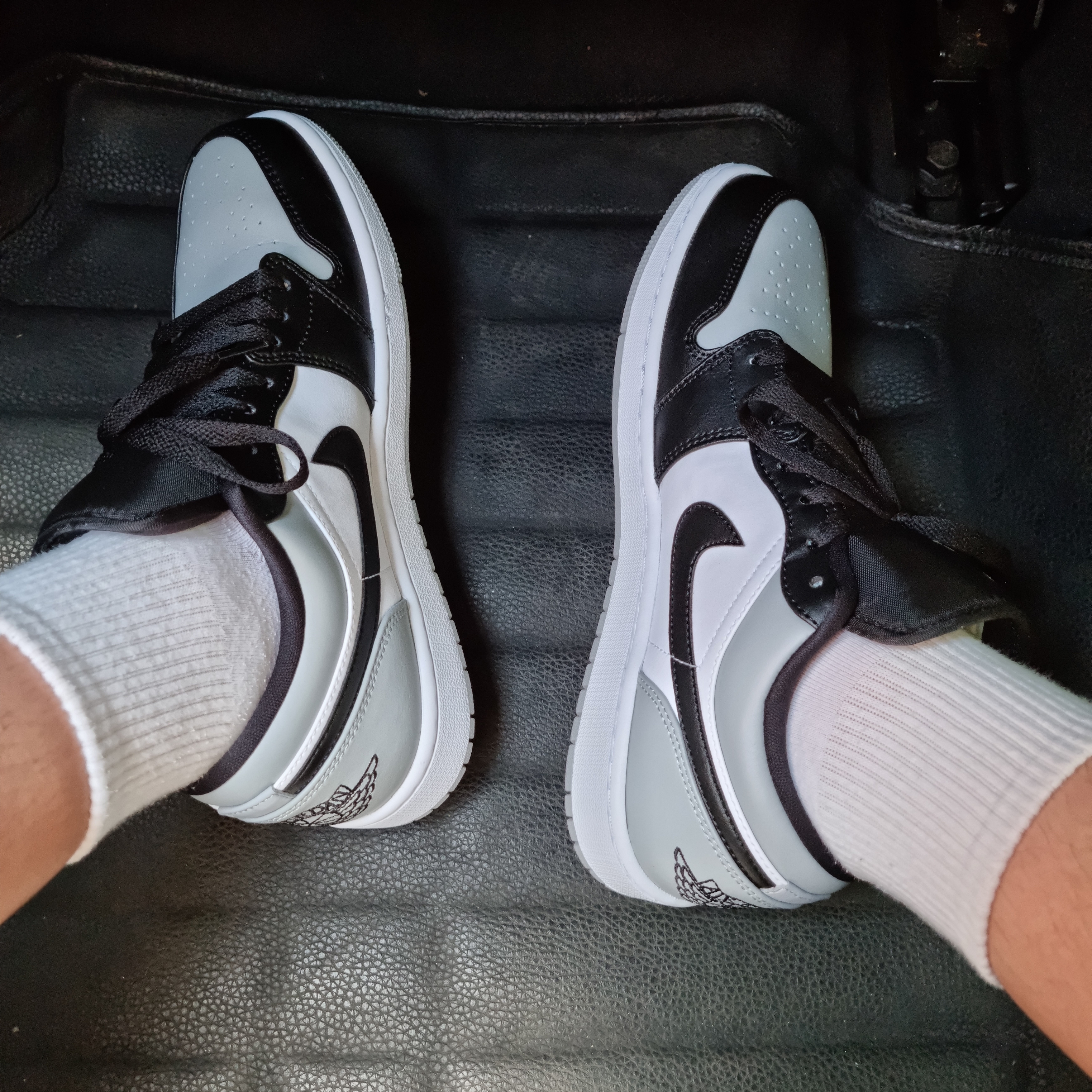 Jordan 1 Low Light Smoke Grey Black 착용 스타일