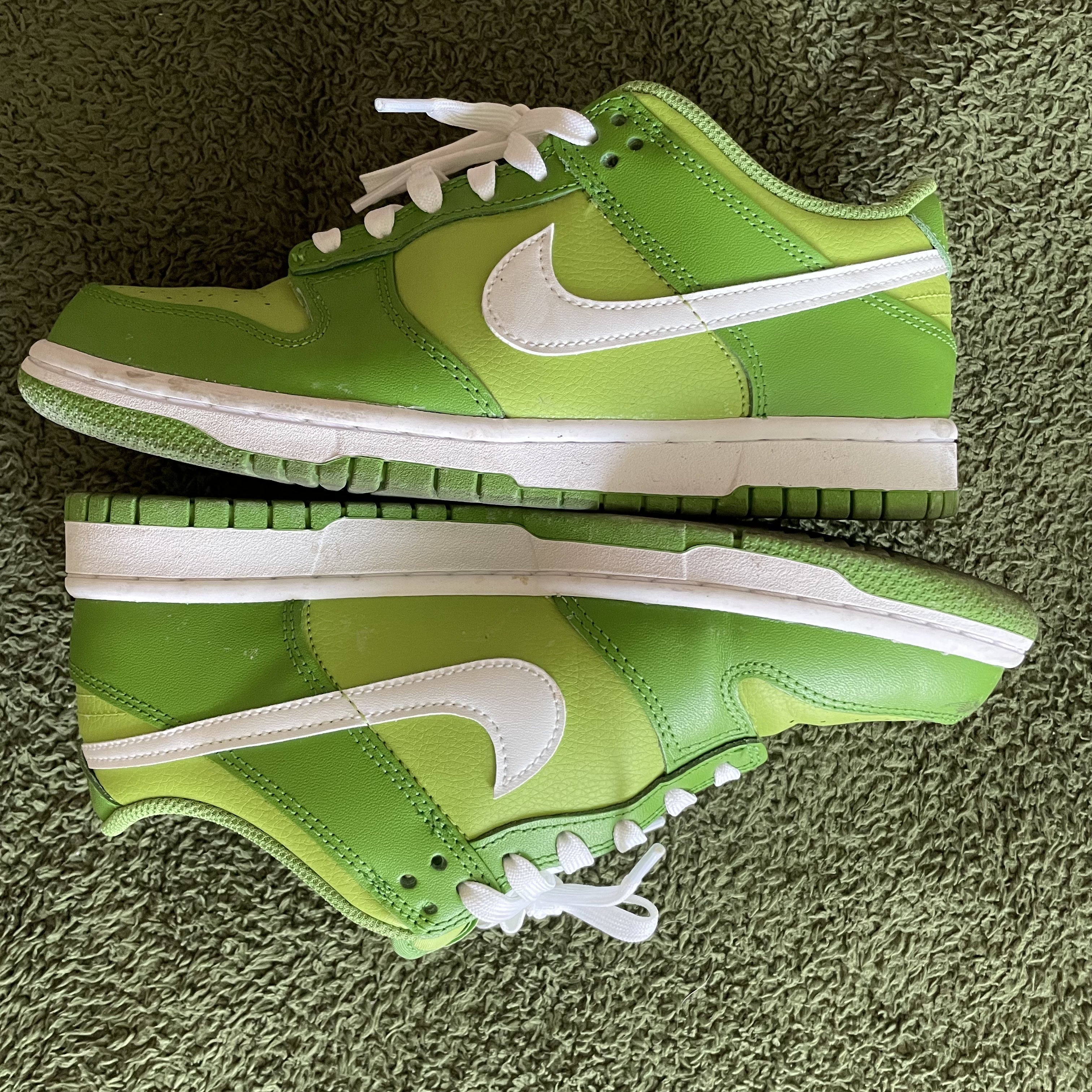 (GS) Nike Dunk Low Vivid Green 착용 스타일 - 1