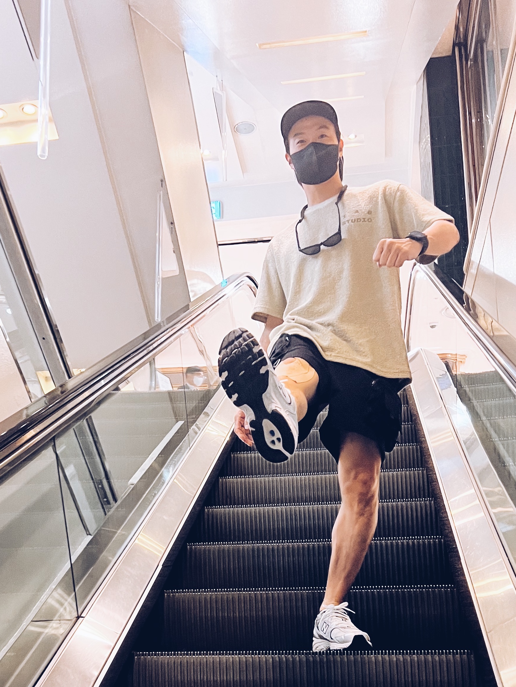 IAB Studio Towel T-Shirt Light Green, Nike ACG Cargo Shorts Black - Asia 착용 스타일 - 2