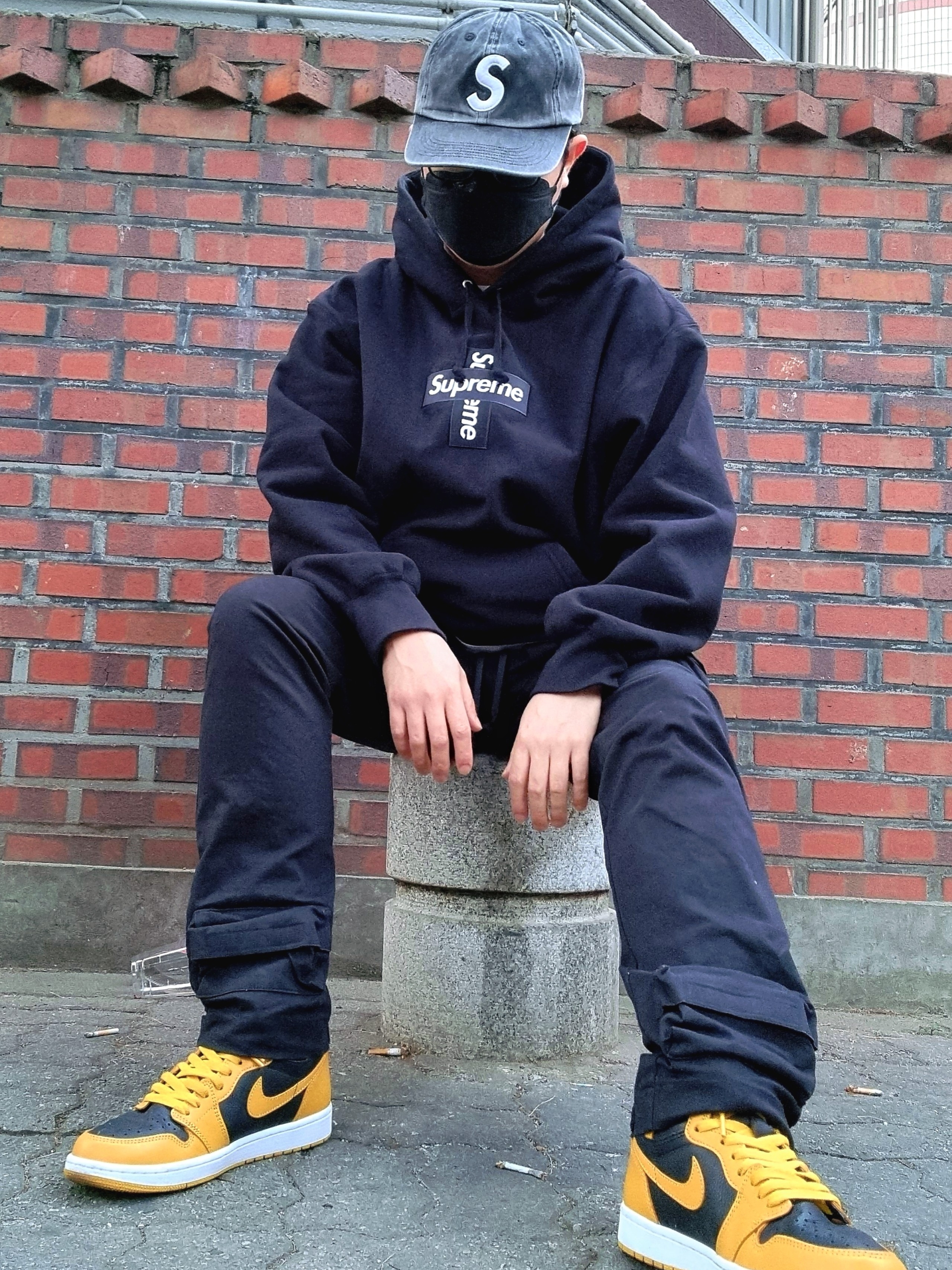 Supreme Cross Box Logo Hooded Sweatshirt Black - 20FW, Supreme Pigment Print S Logo 6-Panel Black - 20SS 착용 스타일 - 2