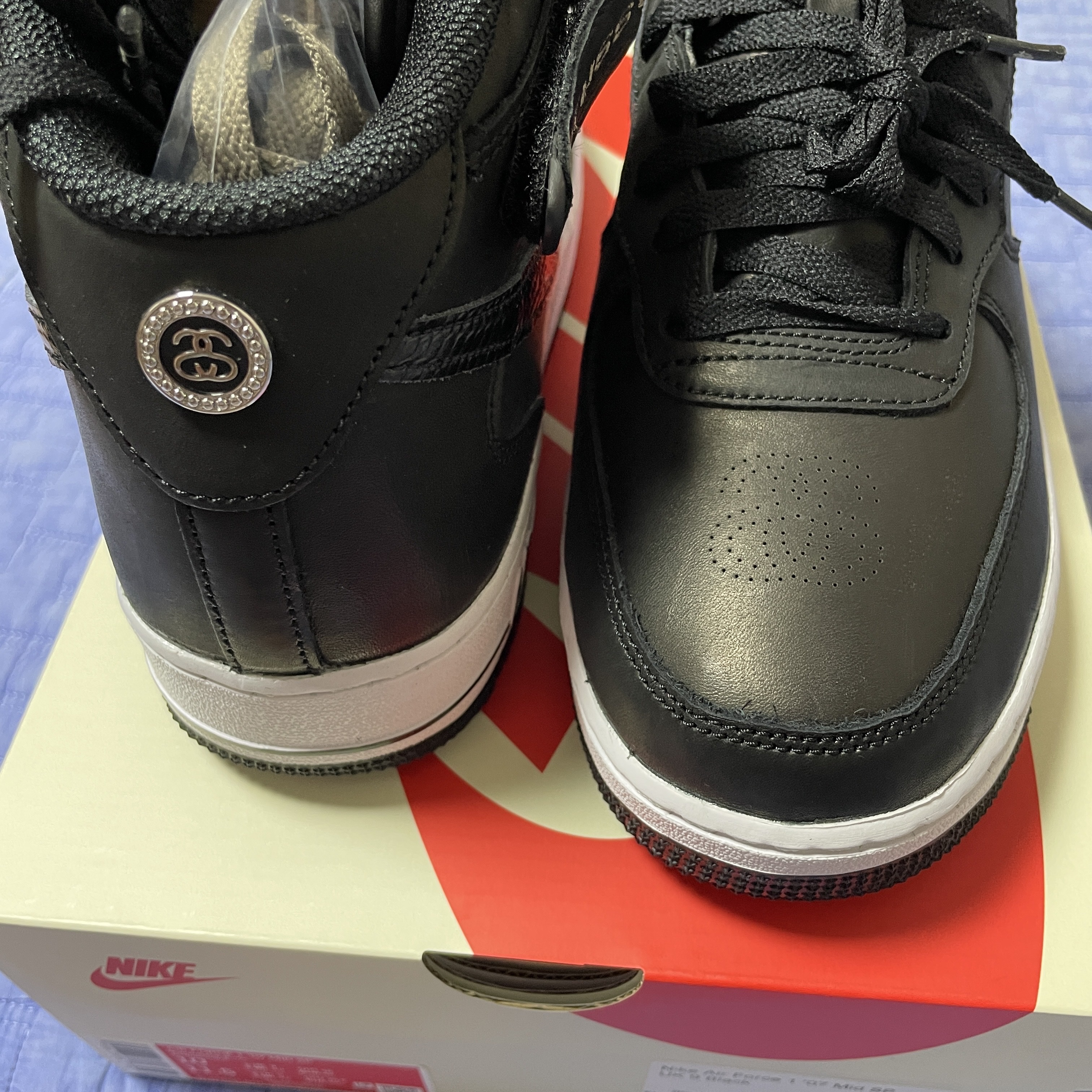 Nike x Stussy Air Force 1 '07 Mid SP Black 착용 스타일 - 4