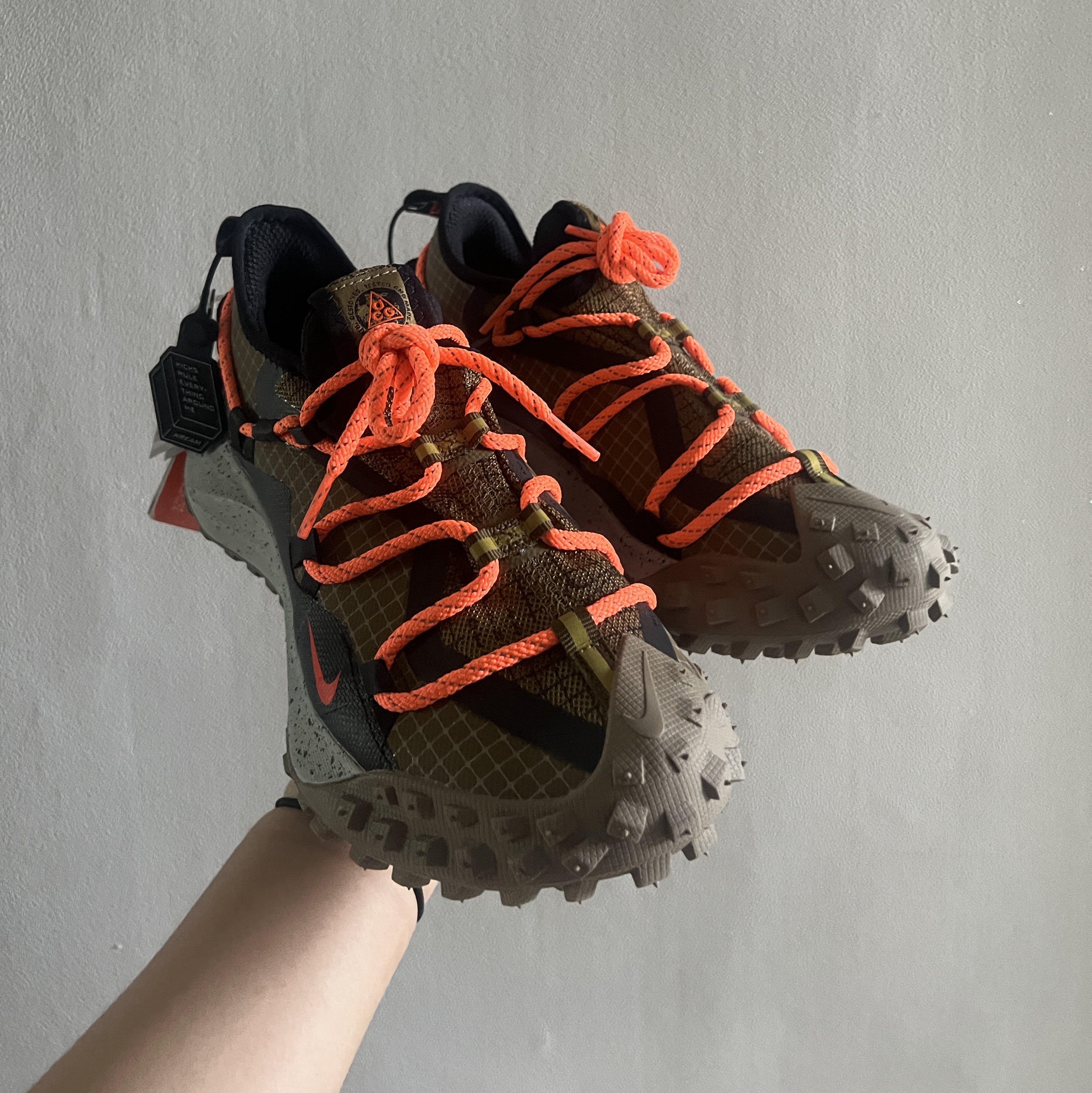 Nike ACG Mountain Fly Low Gore-Tex SE Hazel Rush 착용 스타일