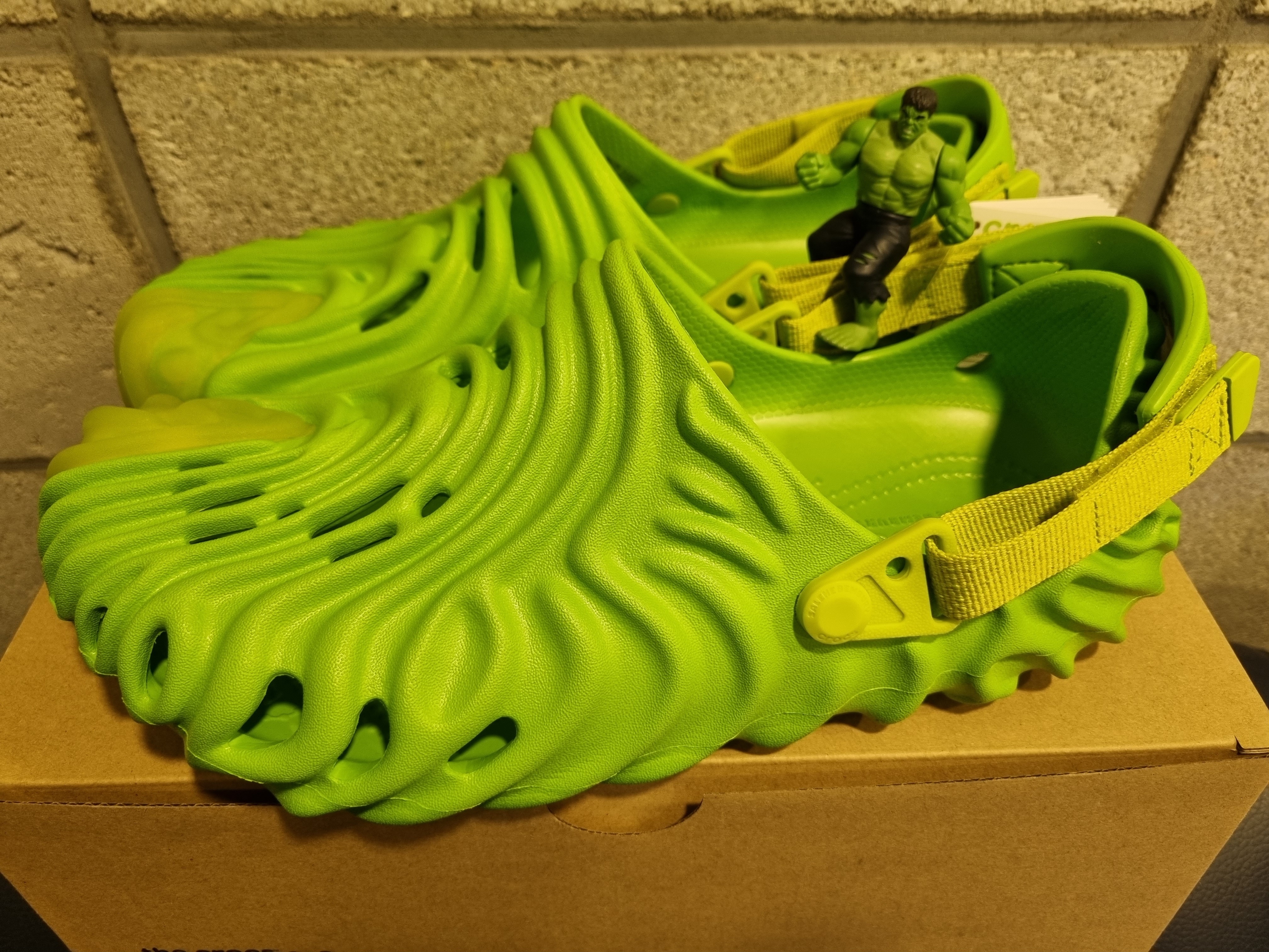 Crocs x Salehe Bembury Pollex Clog Crocodile 착용 스타일 - 1