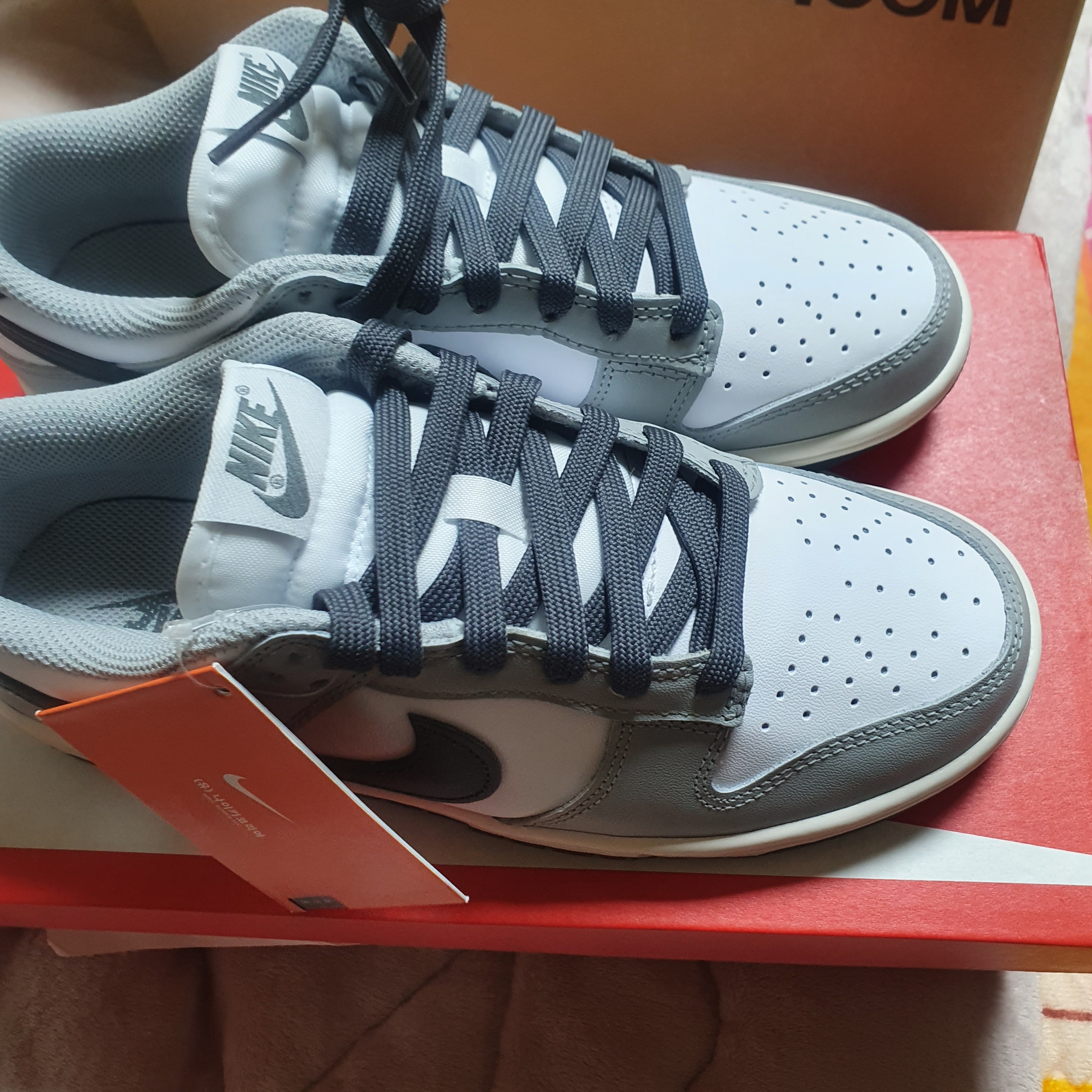 (W) Nike Dunk Low Light Smoke Grey 착용 스타일 - 2
