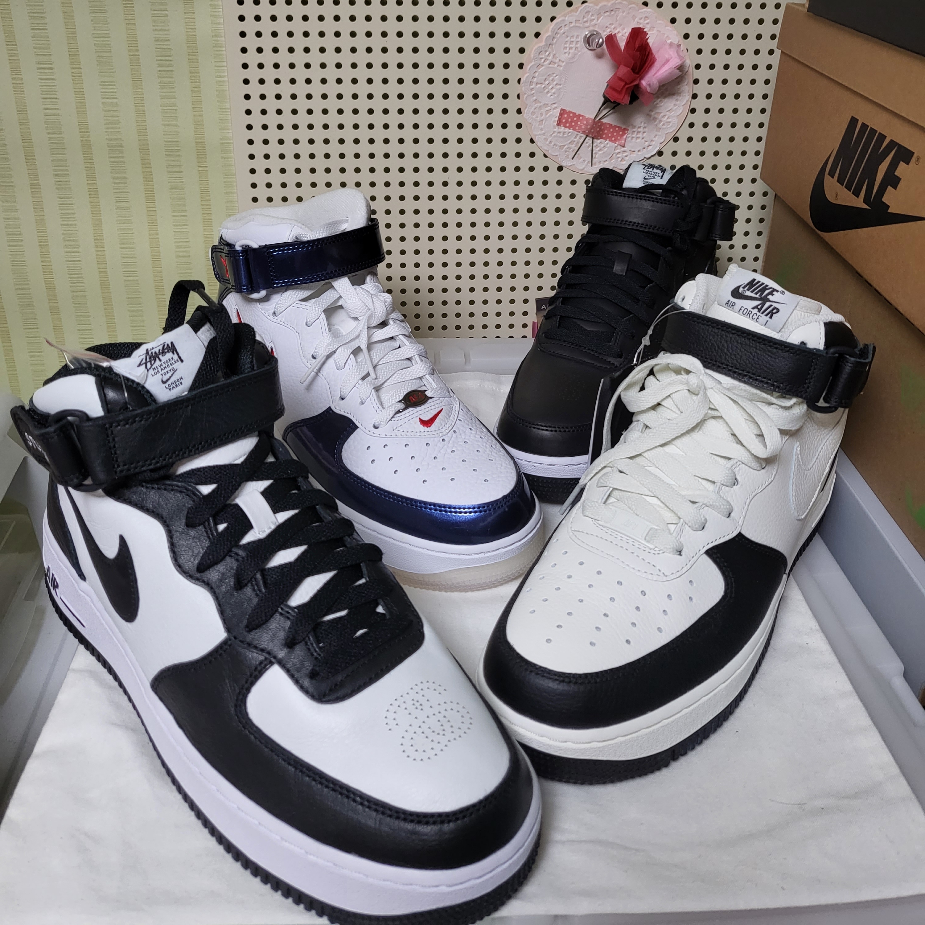 Nike x Stussy Air Force 1 '07 Mid SP Black and Light Bone, Nike x Stussy Air Force 1 '07 Mid SP Black 착용 스타일 - 2