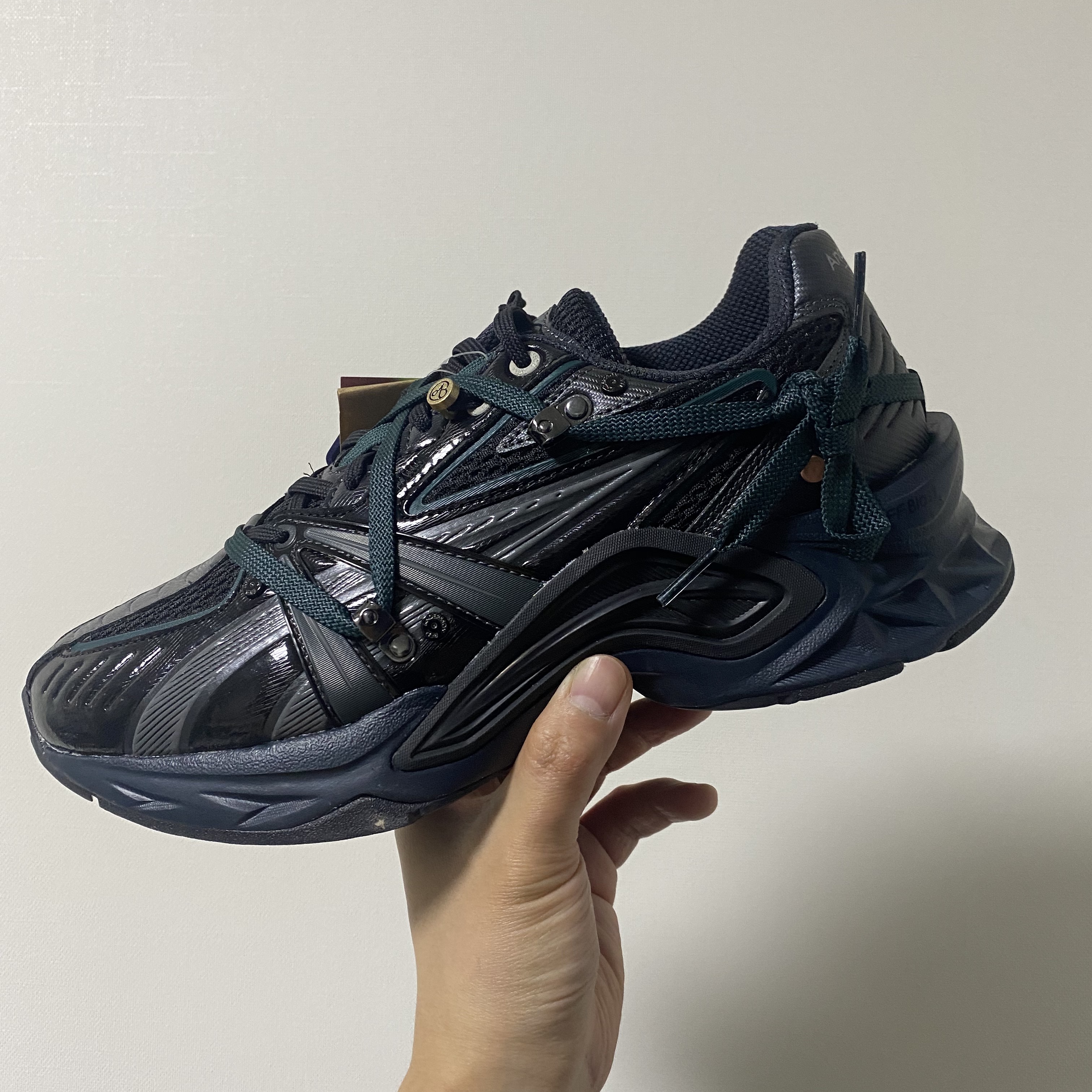 Asics x Andersson Bell HN2-S Protoblast Black 착용 스타일