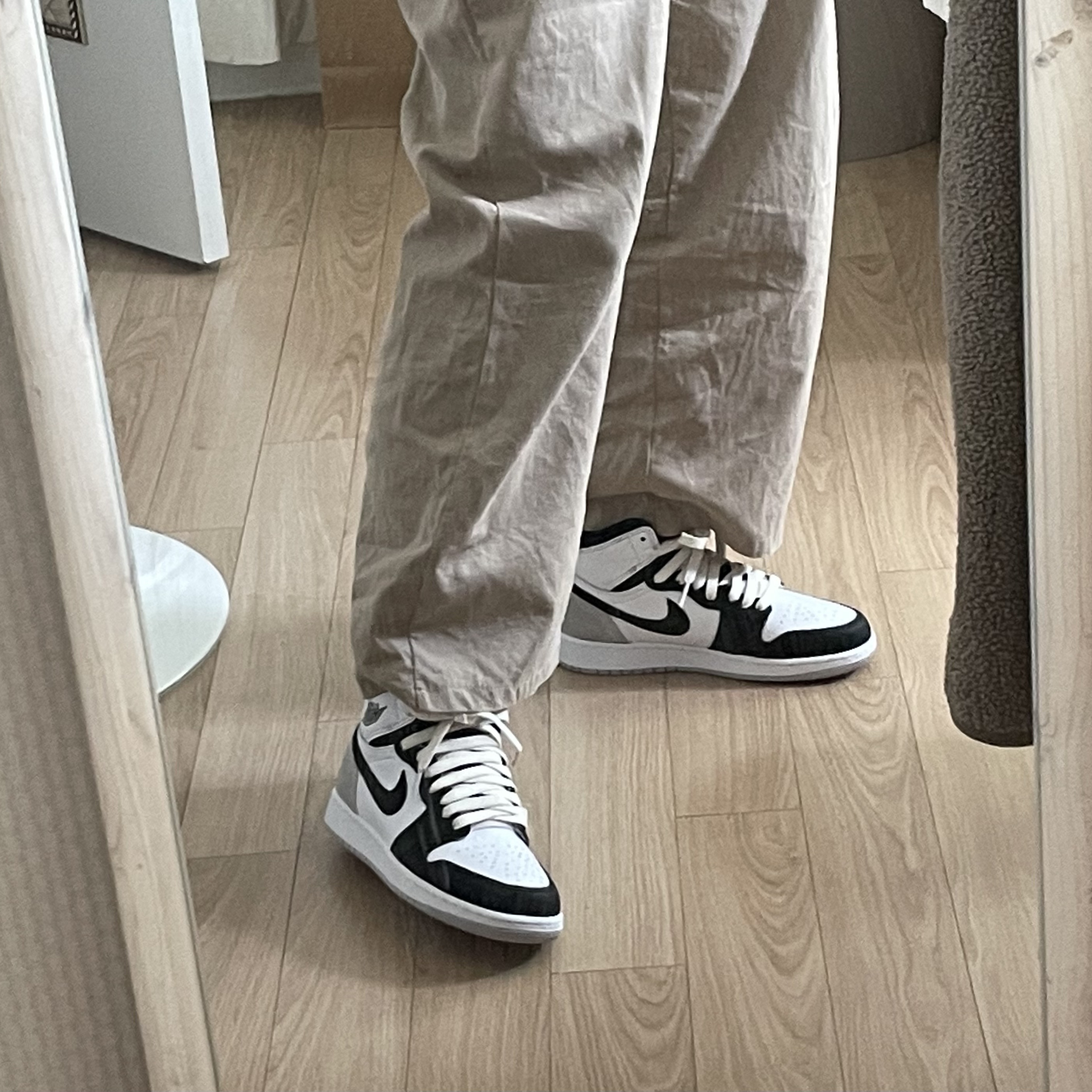 (GS) Jordan 1 Retro High OG Bleached Coral 착용 스타일