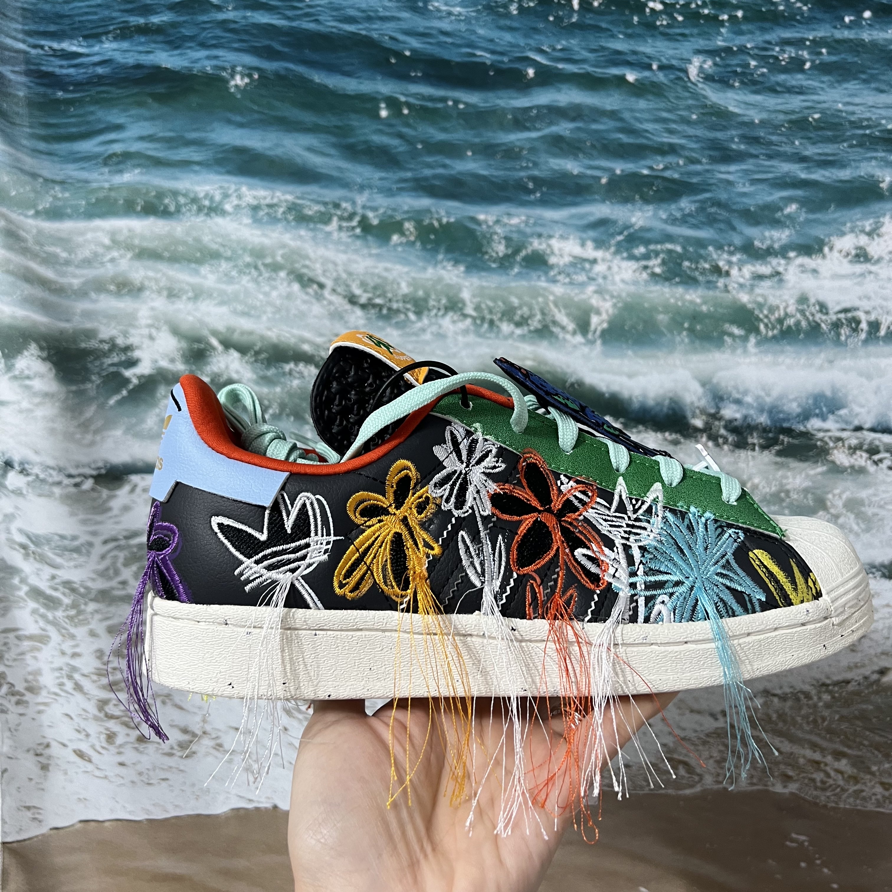 Adidas x Sean Wotherspoon Superstar Superearth Black 착용 스타일 - 1