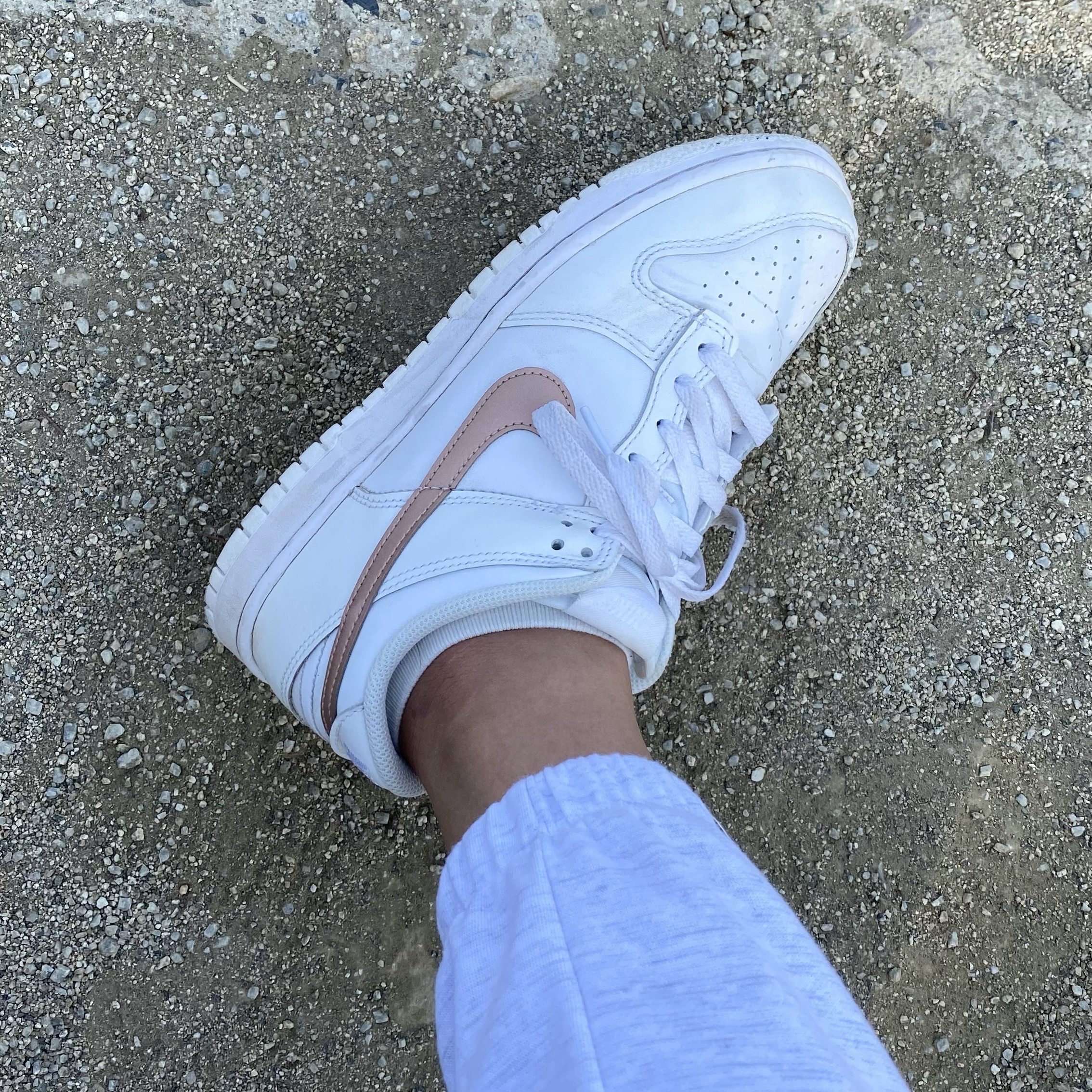 (GS) Nike Dunk Low White Rose Pink 착용 스타일
