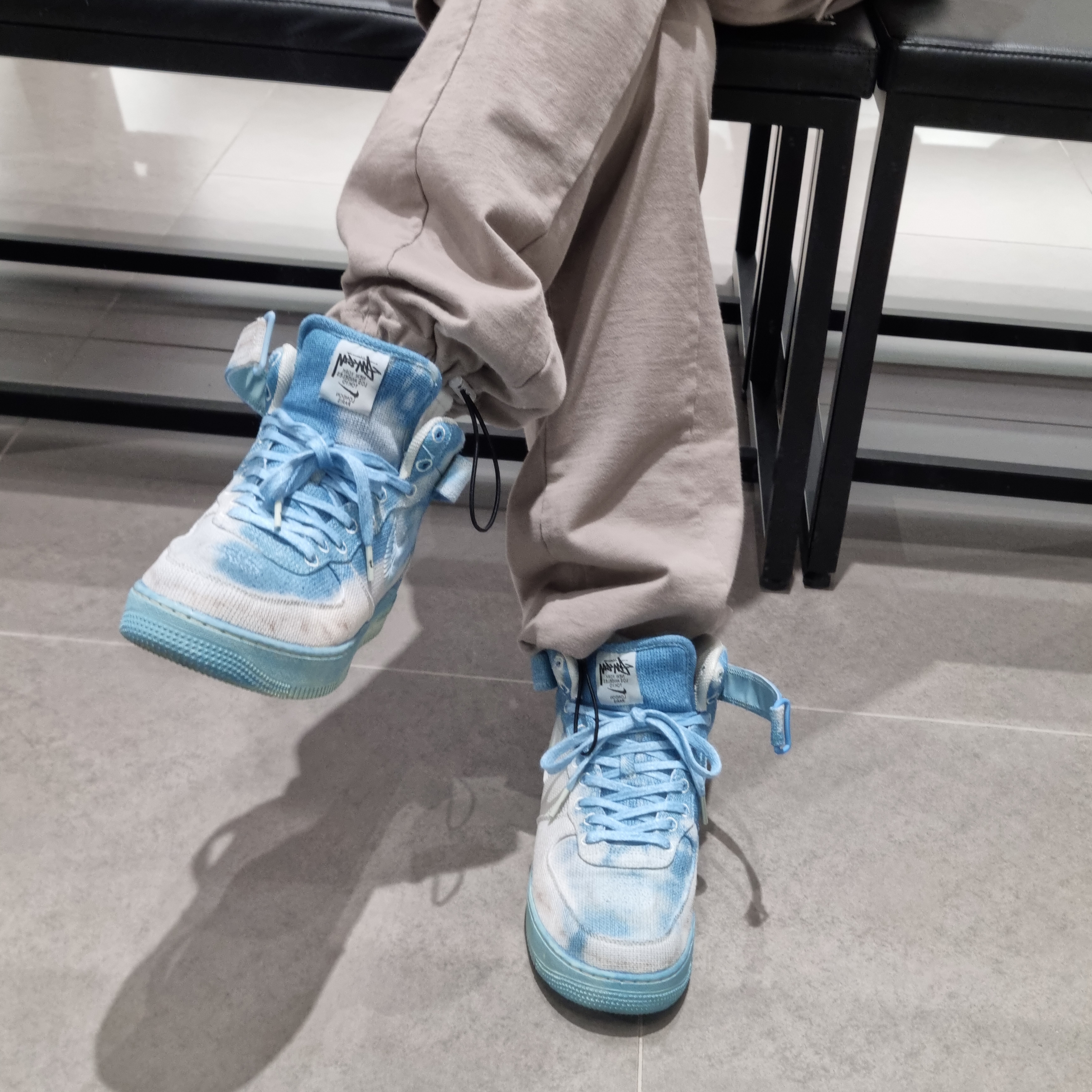 Nike x Stussy Air Force 1 '07 Mid SP Fossil 착용 스타일 - 1
