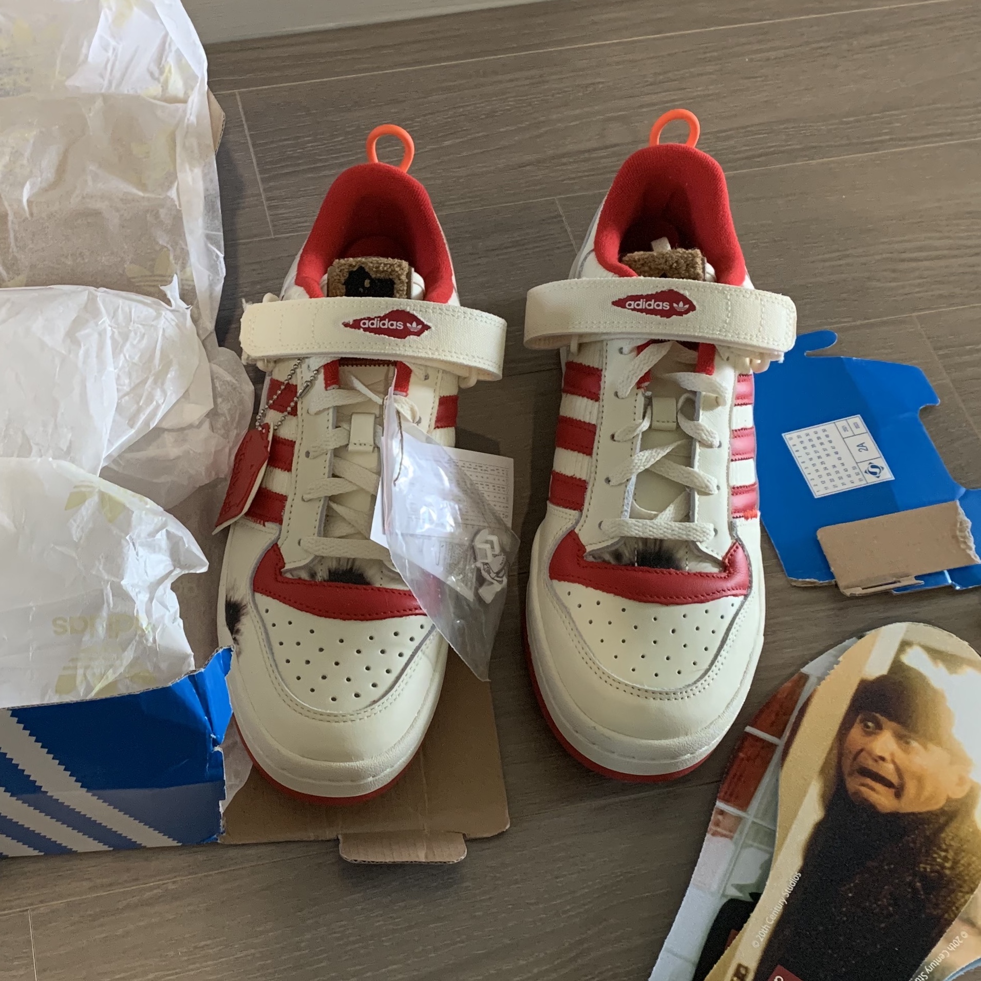 Adidas Forum Low Home Alone 착용 스타일
