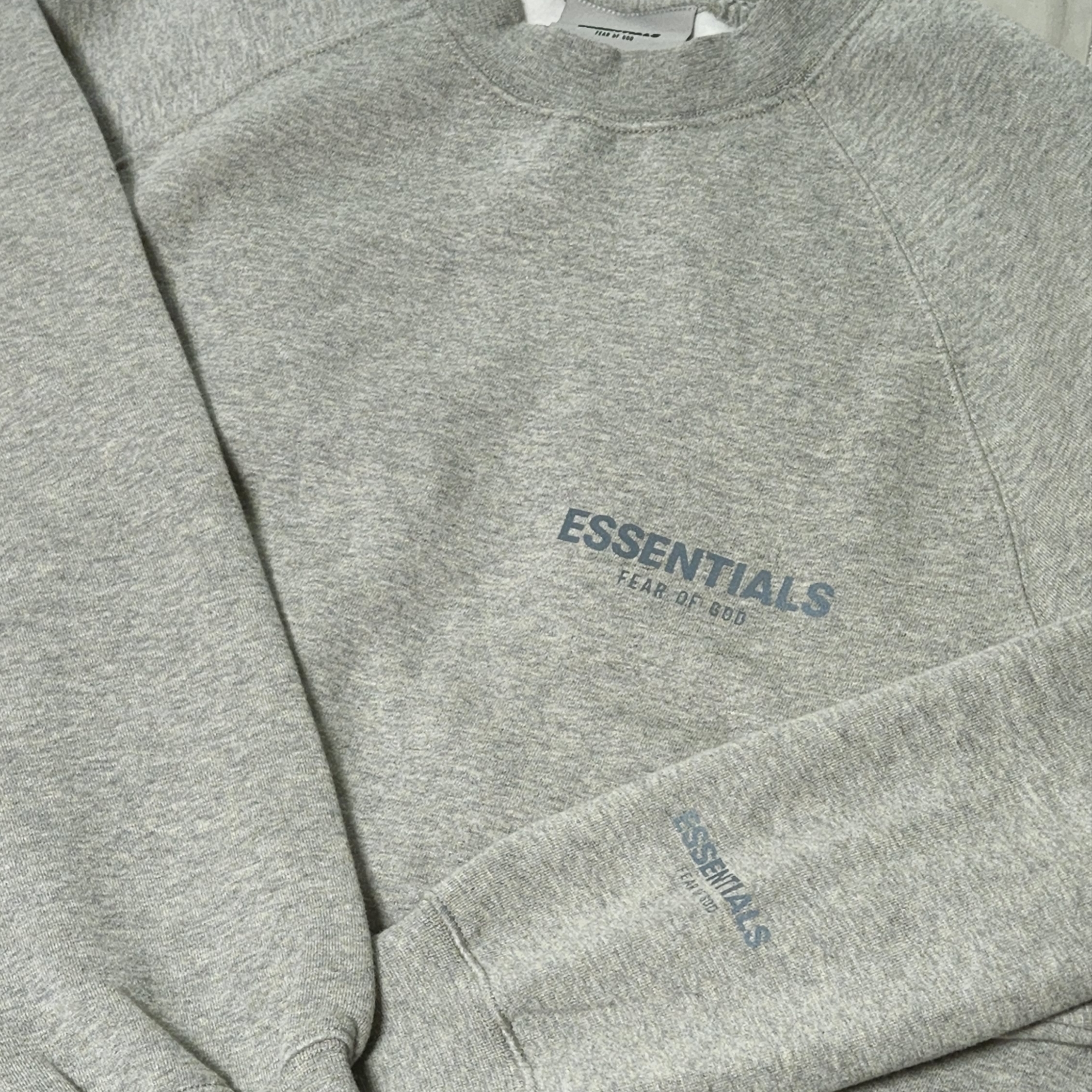 Essentials The Core Collection Pullover Crewneck Heather Oatmeal 착용 스타일