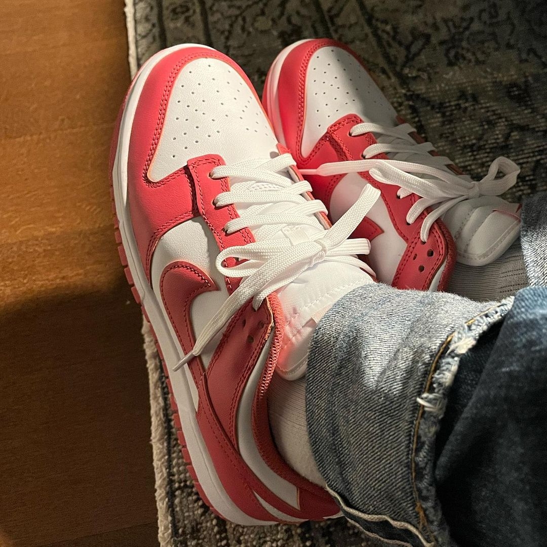 (W) Nike Dunk Low Archeo Pink 착용 스타일