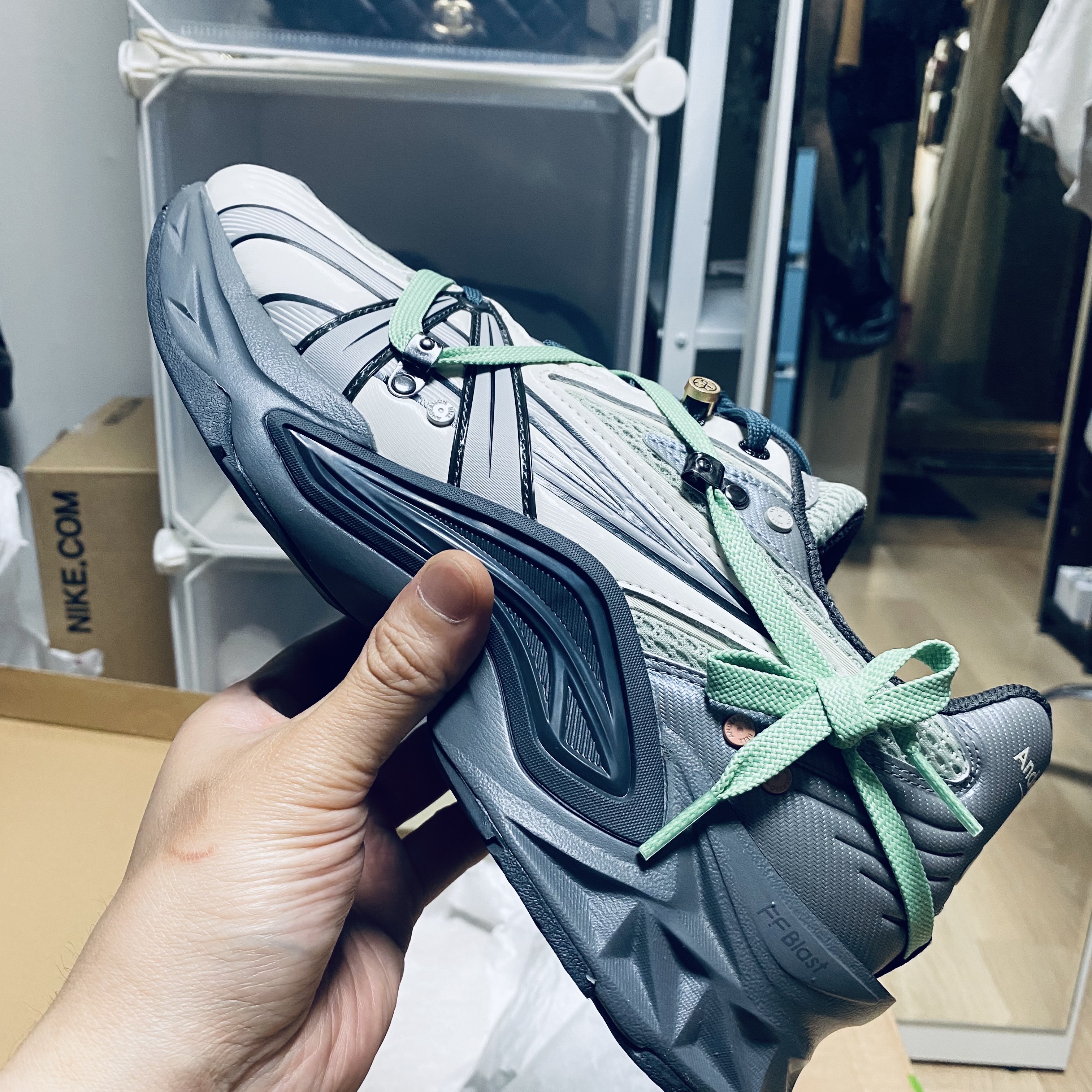 Asics x Andersson Bell HN2-S Protoblast Smoke Grey 착용 스타일 - 3