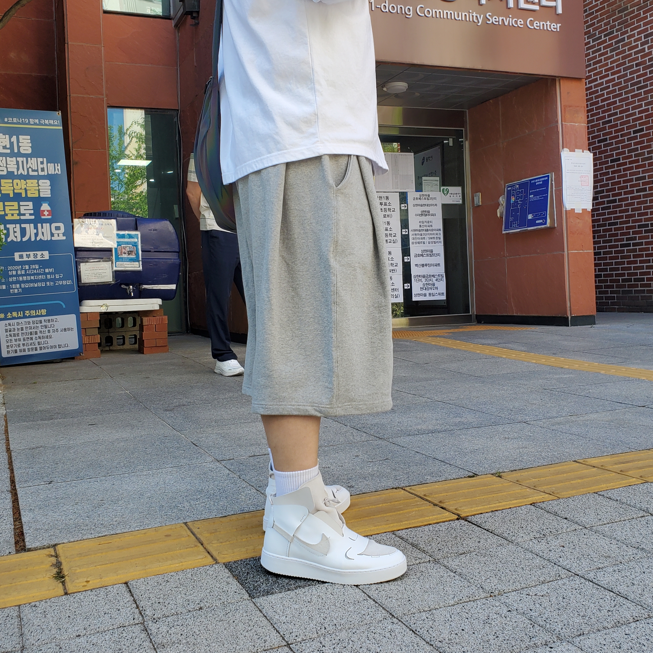(W) Nike Vandalised LX White Platinum Tint 착용 스타일