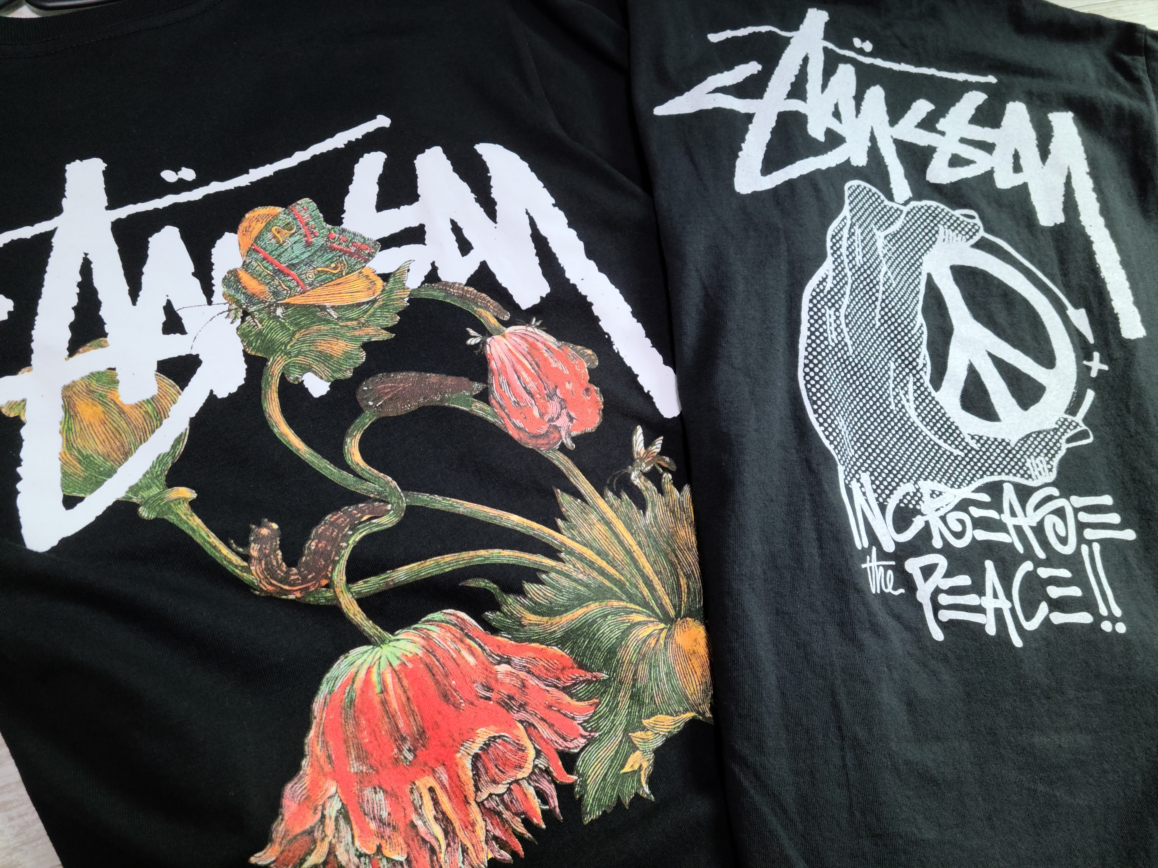 Stussy Withered Flower T-Shirt Black, Stussy Peace Hand Pigment dyed T-Shirt Black 착용 스타일