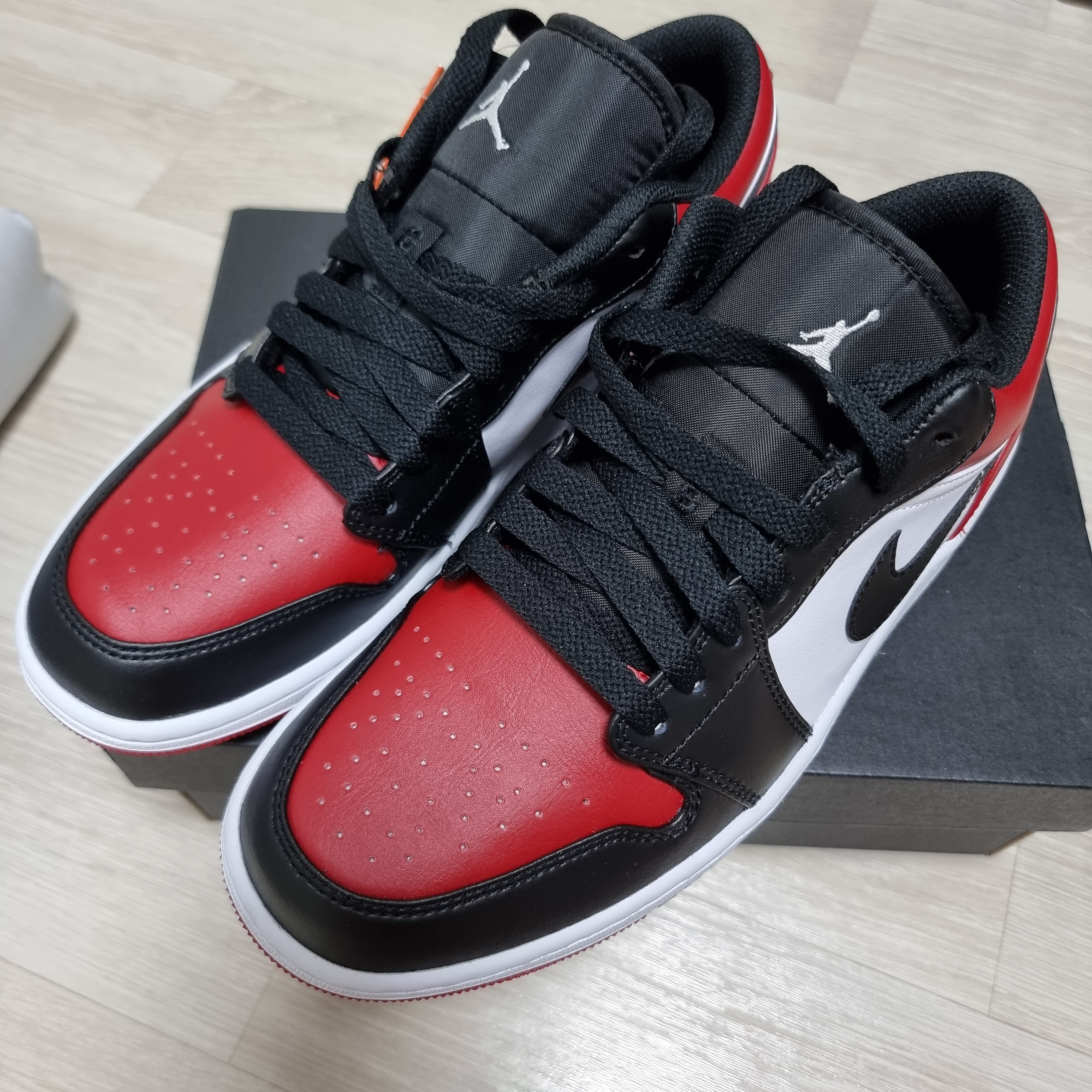 Jordan 1 Low Bred Toe 착용 스타일