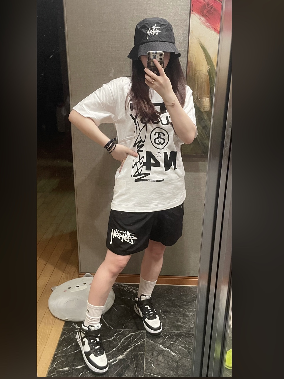 Nike x Stussy Air Force 1 '07 Mid SP Black and Light Bone, Stussy Big Stock Water Shorts Black 착용 스타일 - 2