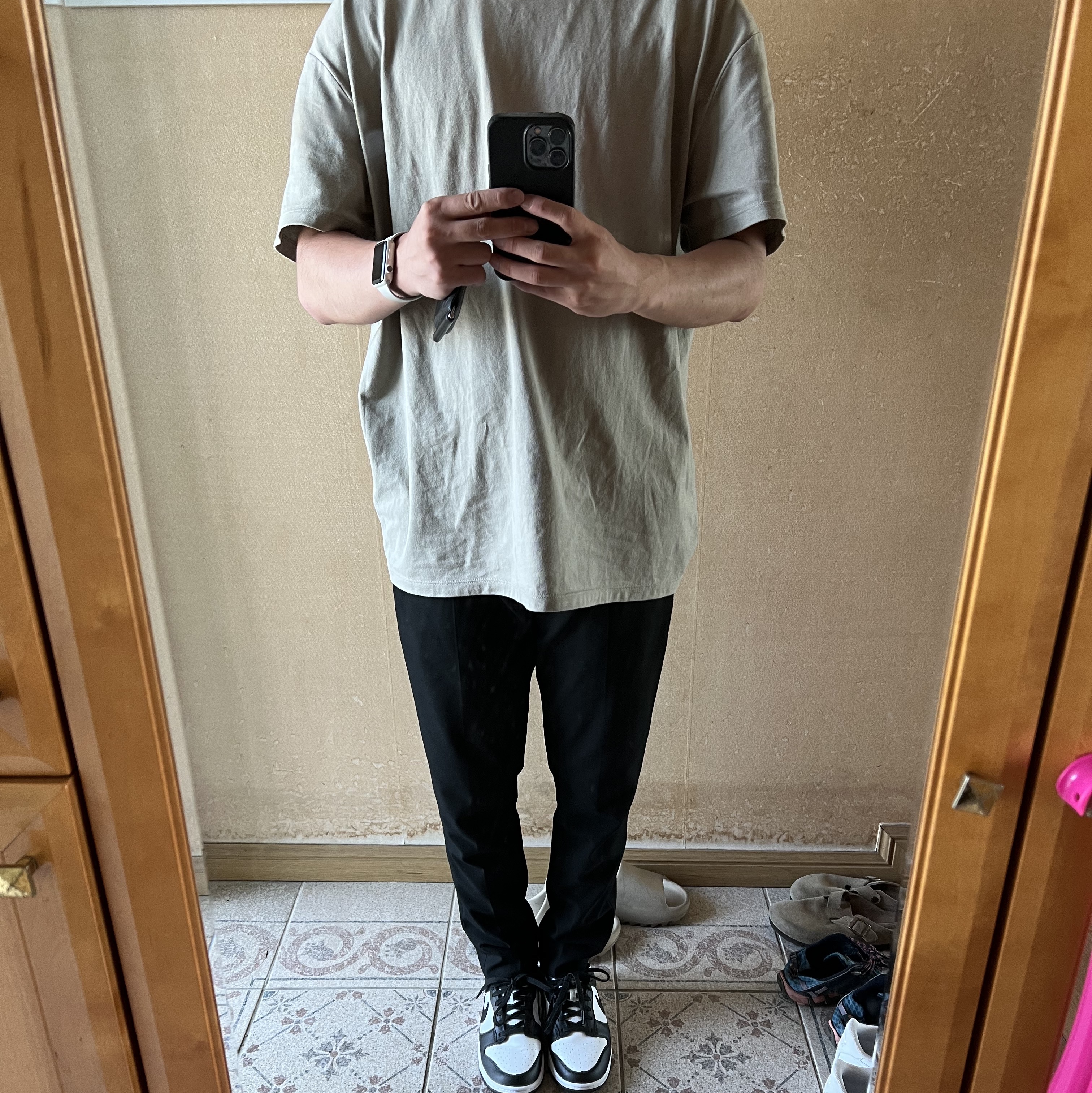 Essentials T-Shirt Pistachio - 21FW, Nike Dunk Low Retro Black 착용 스타일