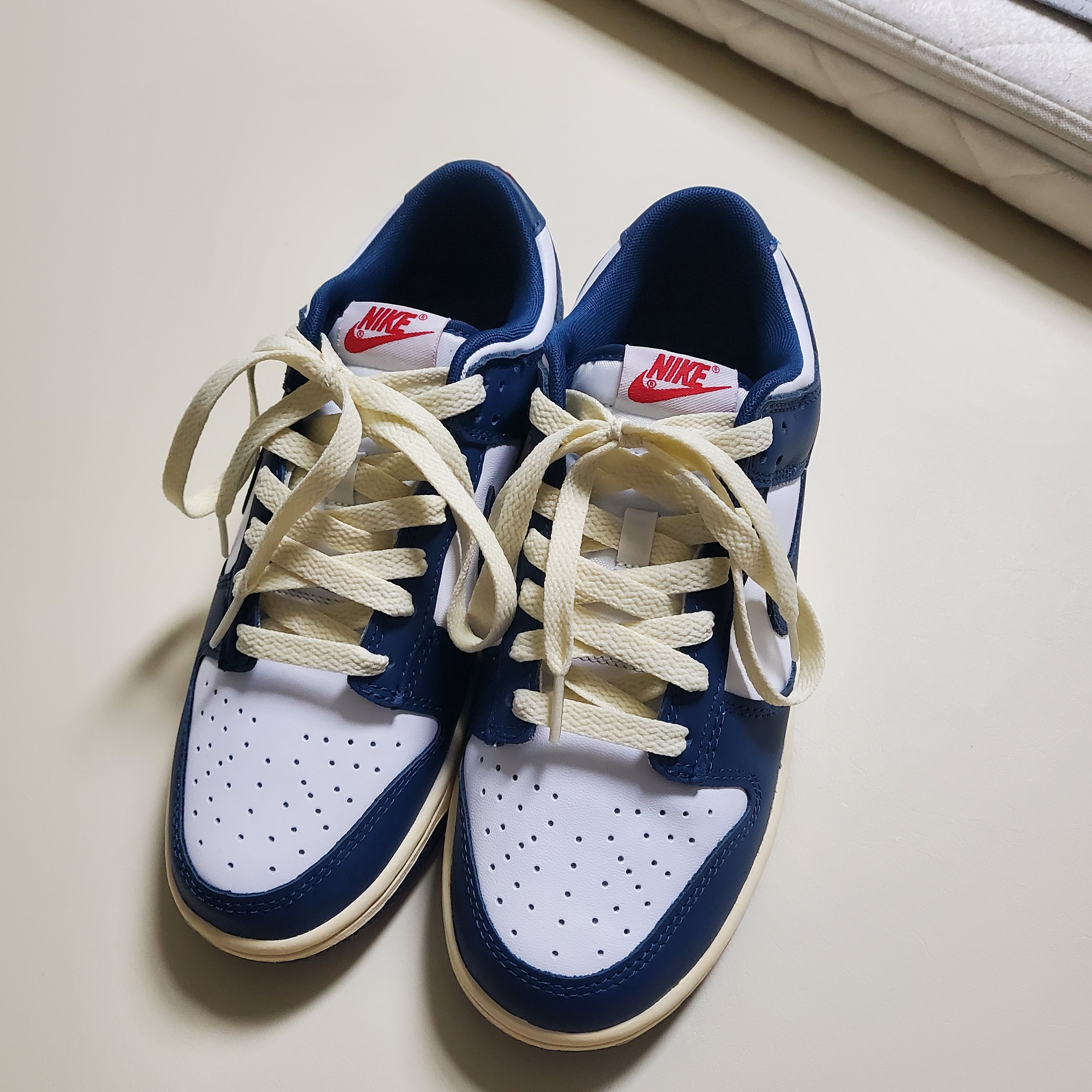Nike Dunk Low Retro Valerian Blue, Nike x Off-White Dunk Low University Gold Midnight Navy 착용 스타일 - 4