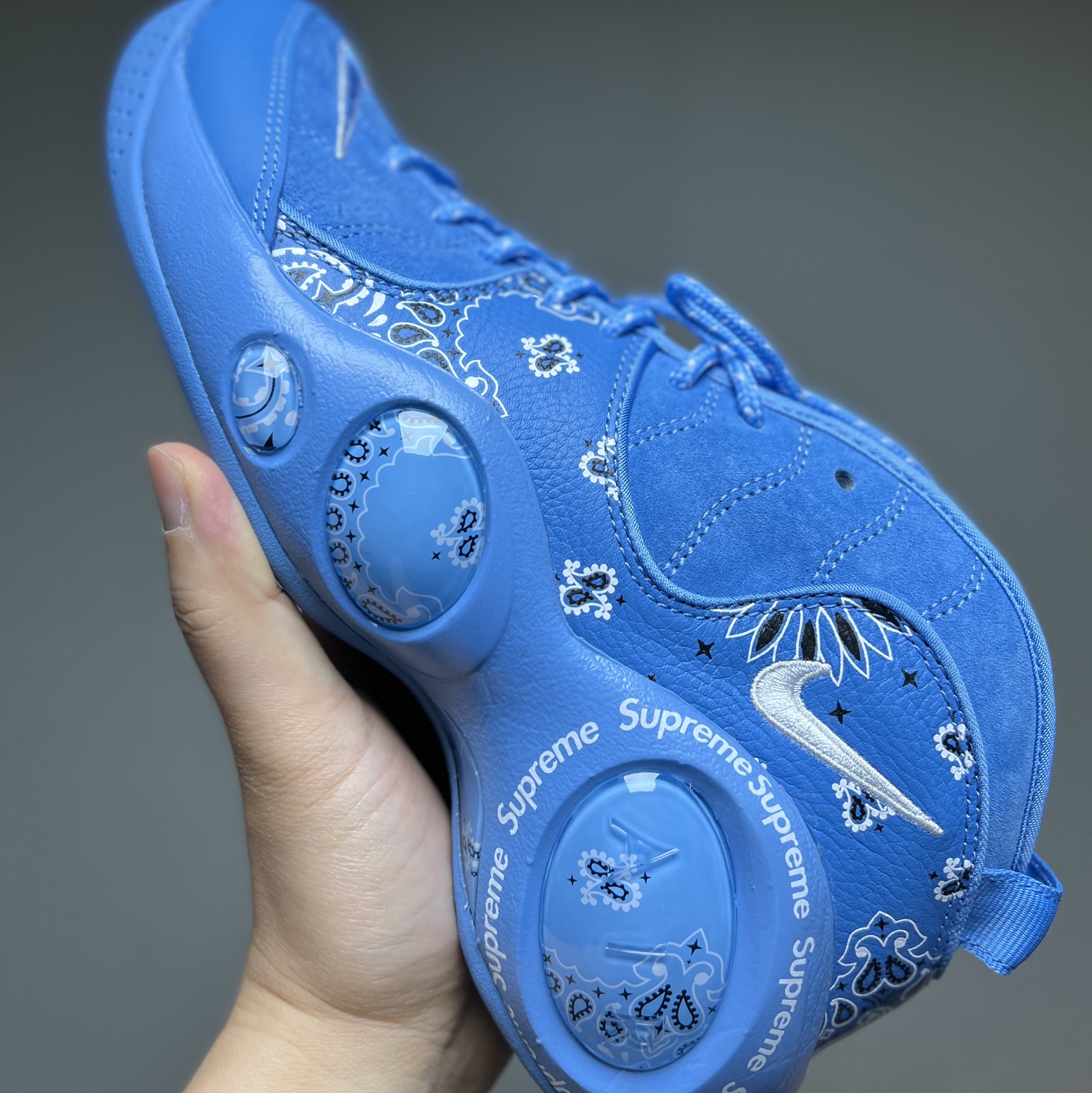 Nike x Supreme Air Zoom Flight 95 SP University Blue 착용 스타일