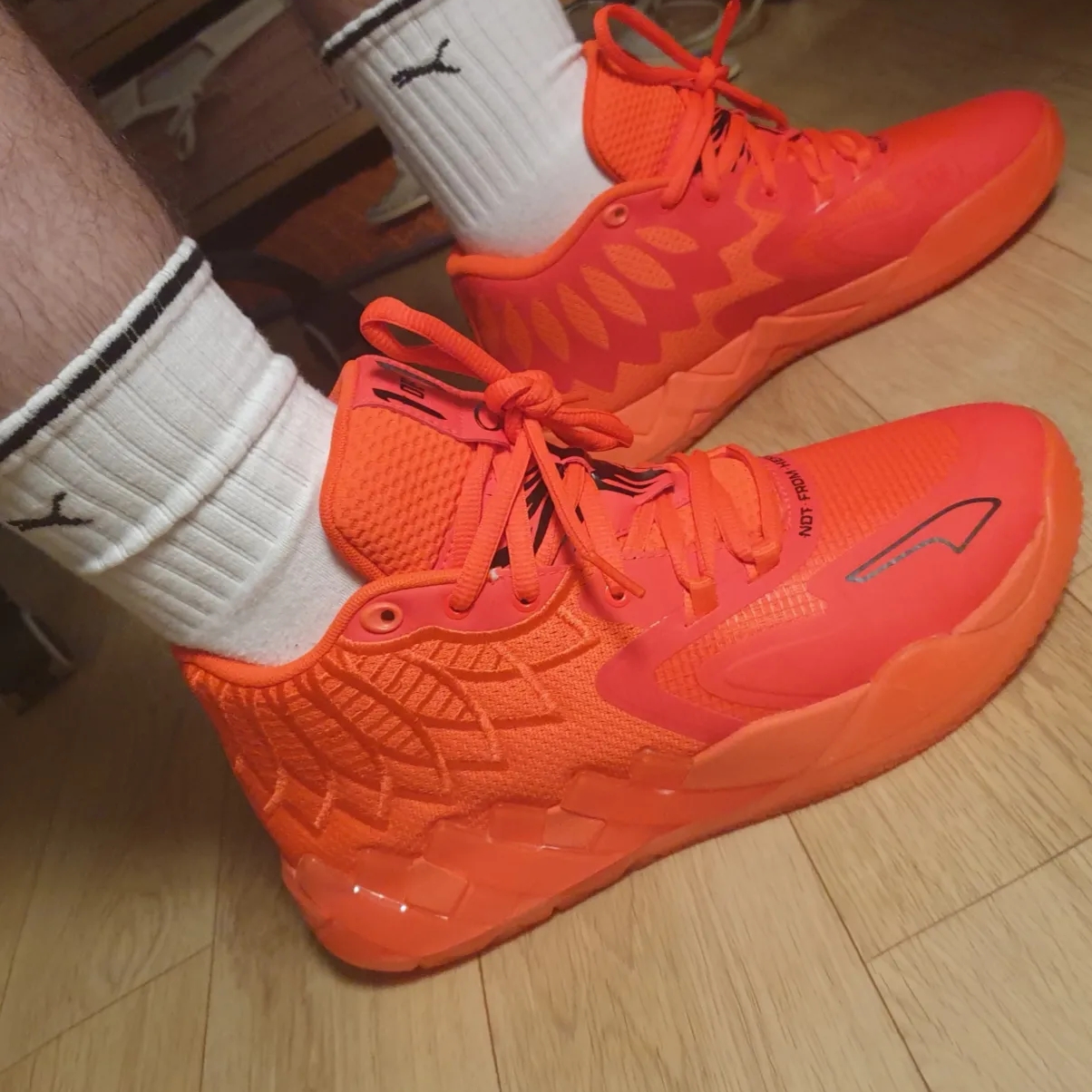 Puma MB.01 Lamelo Ball Red Blast 착용 스타일 - 1