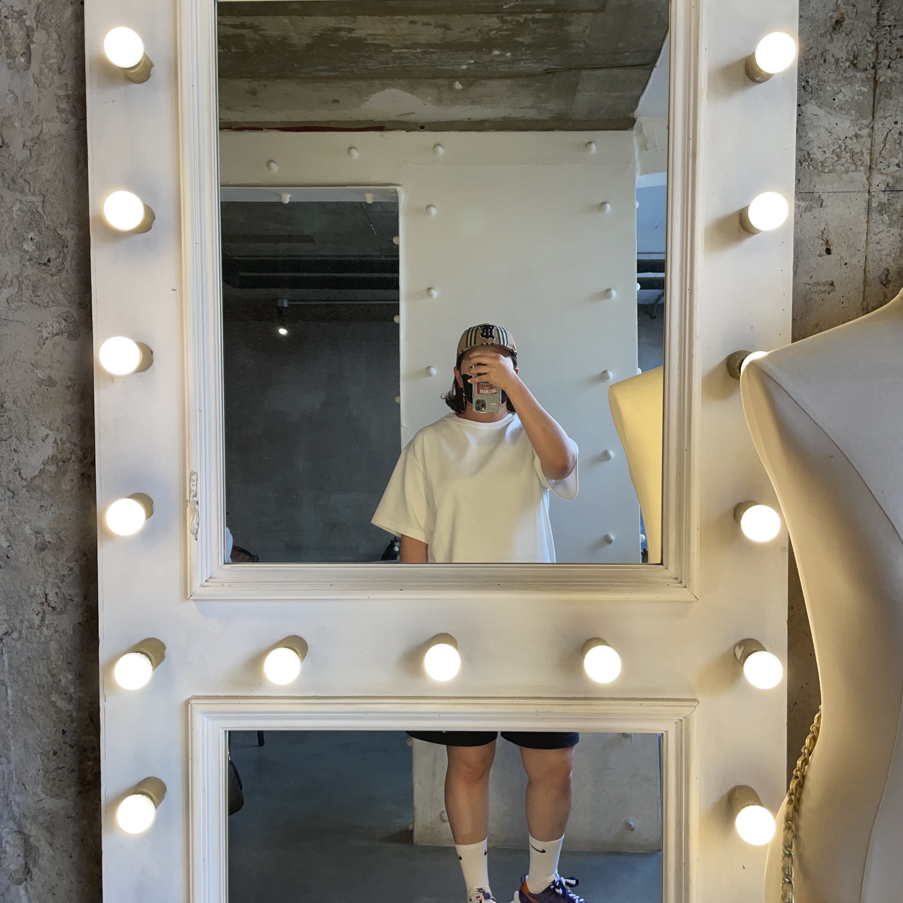 Burberry Monogram Motif Vintage Check Cotton Baseball Cap Archive Beige, Nike x Sacai VaporWaffle Dark Iris 착용 스타일 - 2