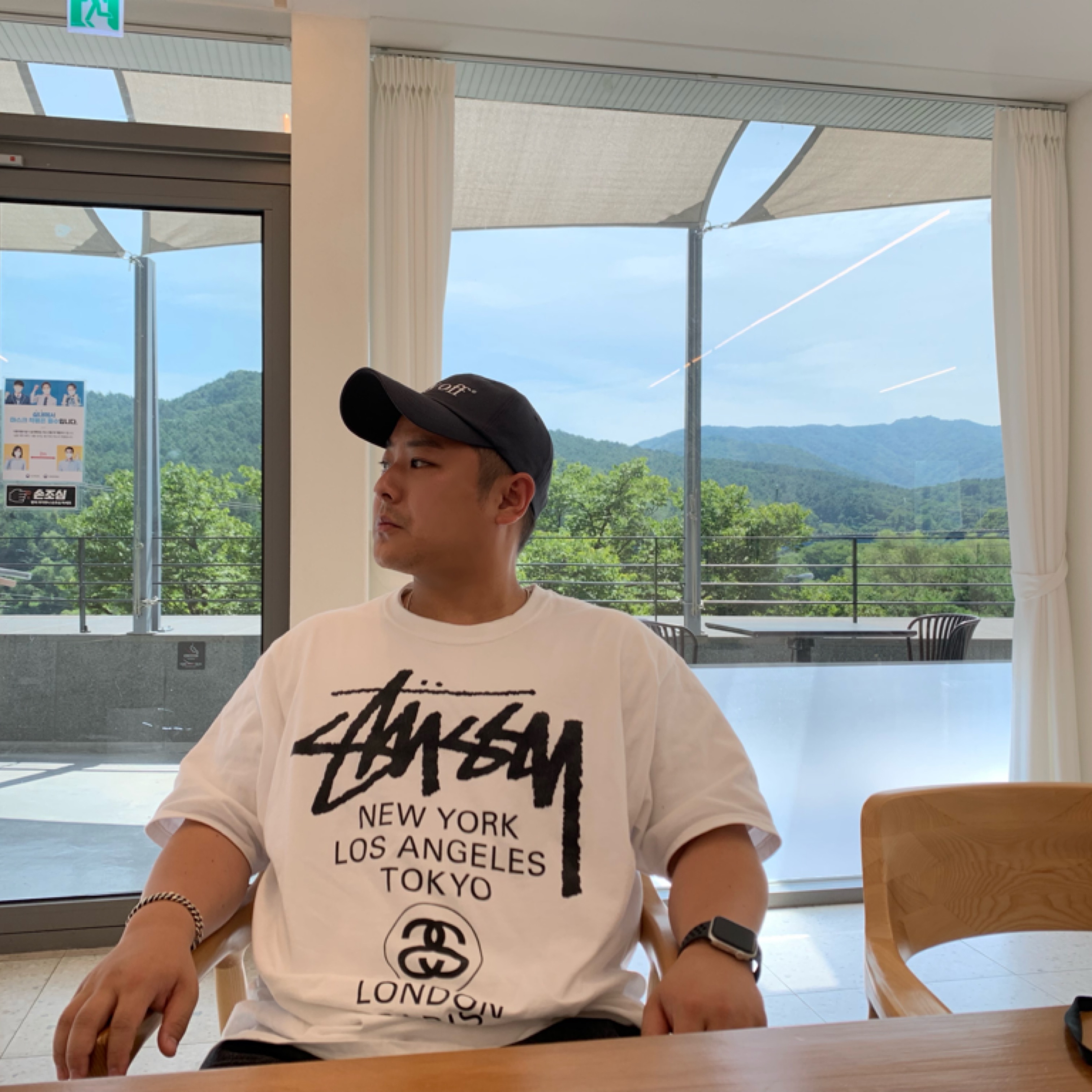 Stussy World Tour T-Shirt White 착용 스타일