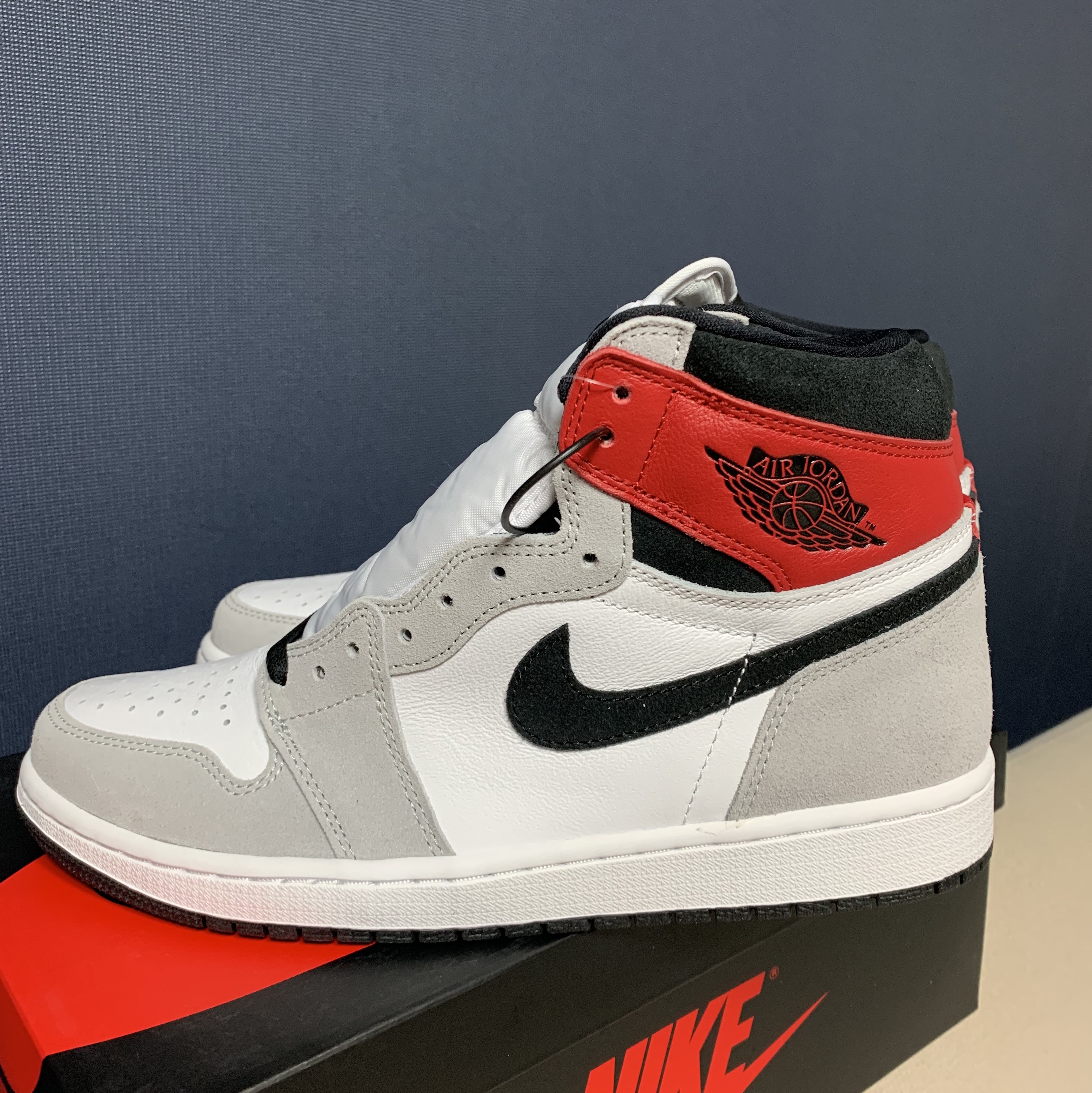 Jordan 1 Retro High OG Light Smoke Grey 착용 스타일