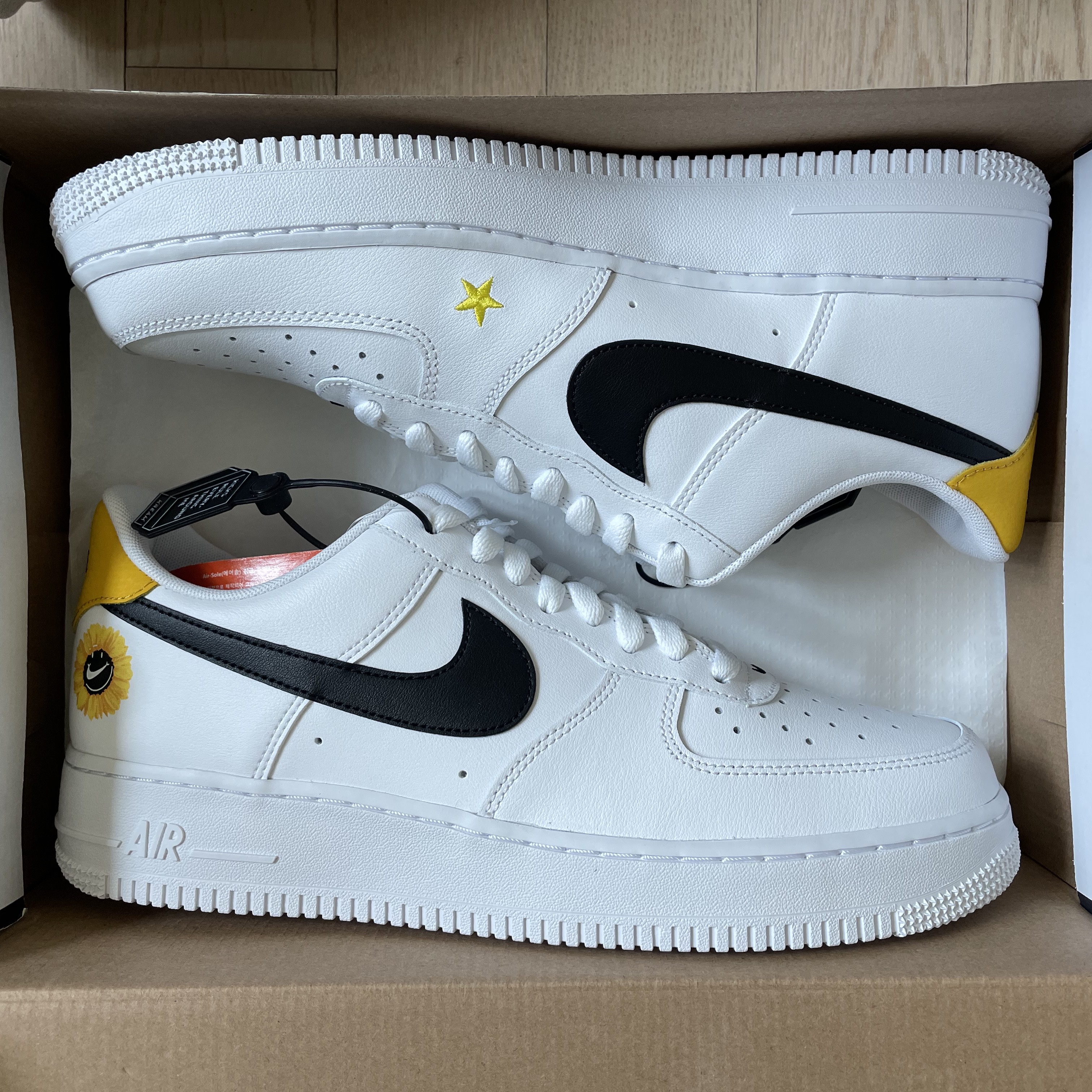 Nike Air Force 1 '07 LV8 2 Have a Nike Day 착용 스타일