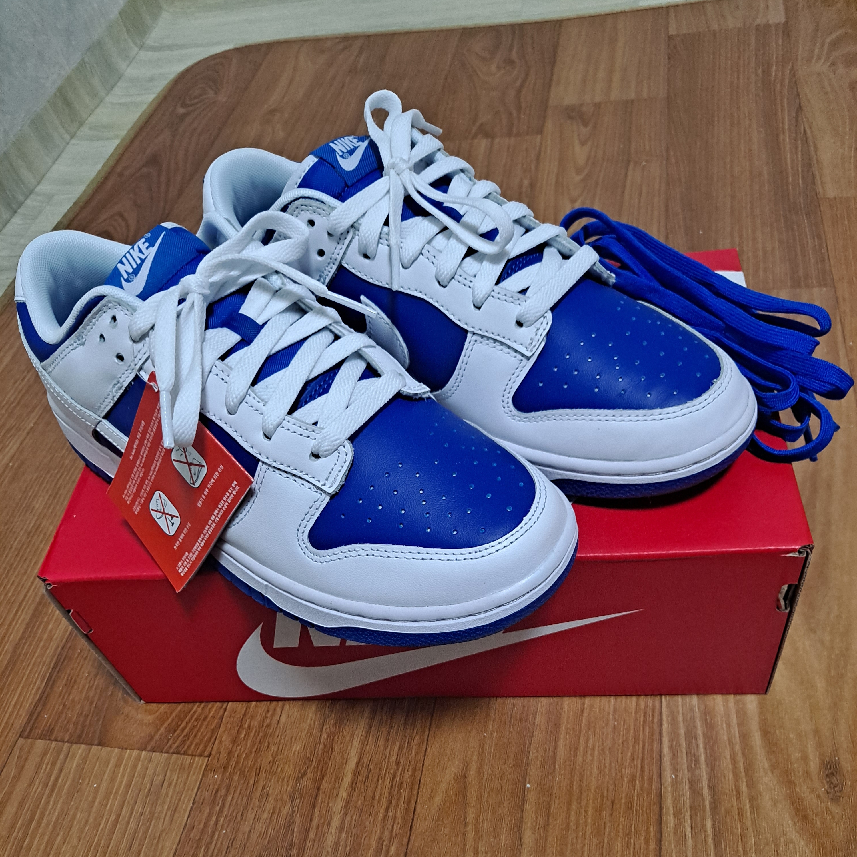 Nike Dunk Low Retro Racer Blue and White 착용 스타일