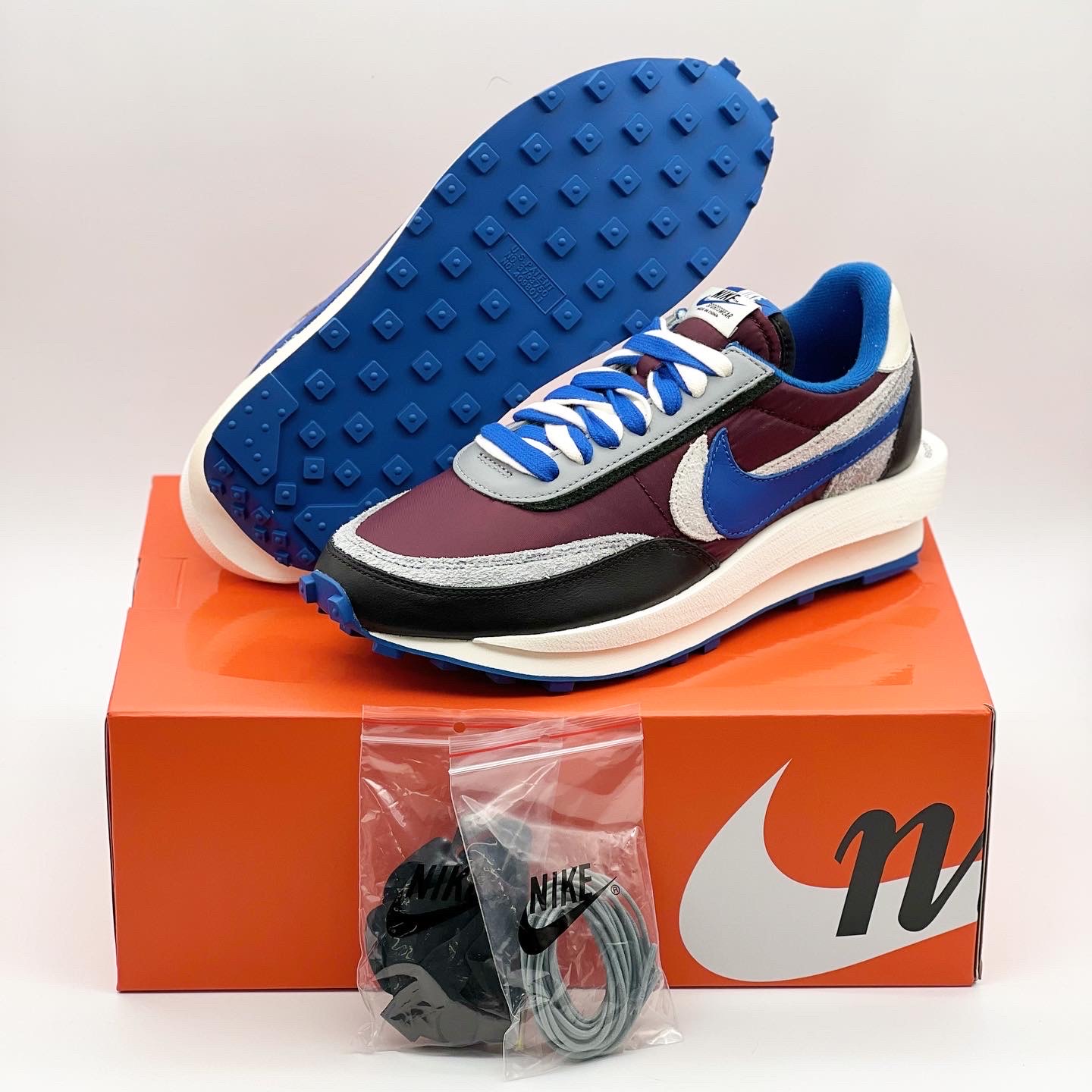 Nike x Sacai x Undercover LDWaffle Night Maroon Team Royal 착용 스타일 - 1