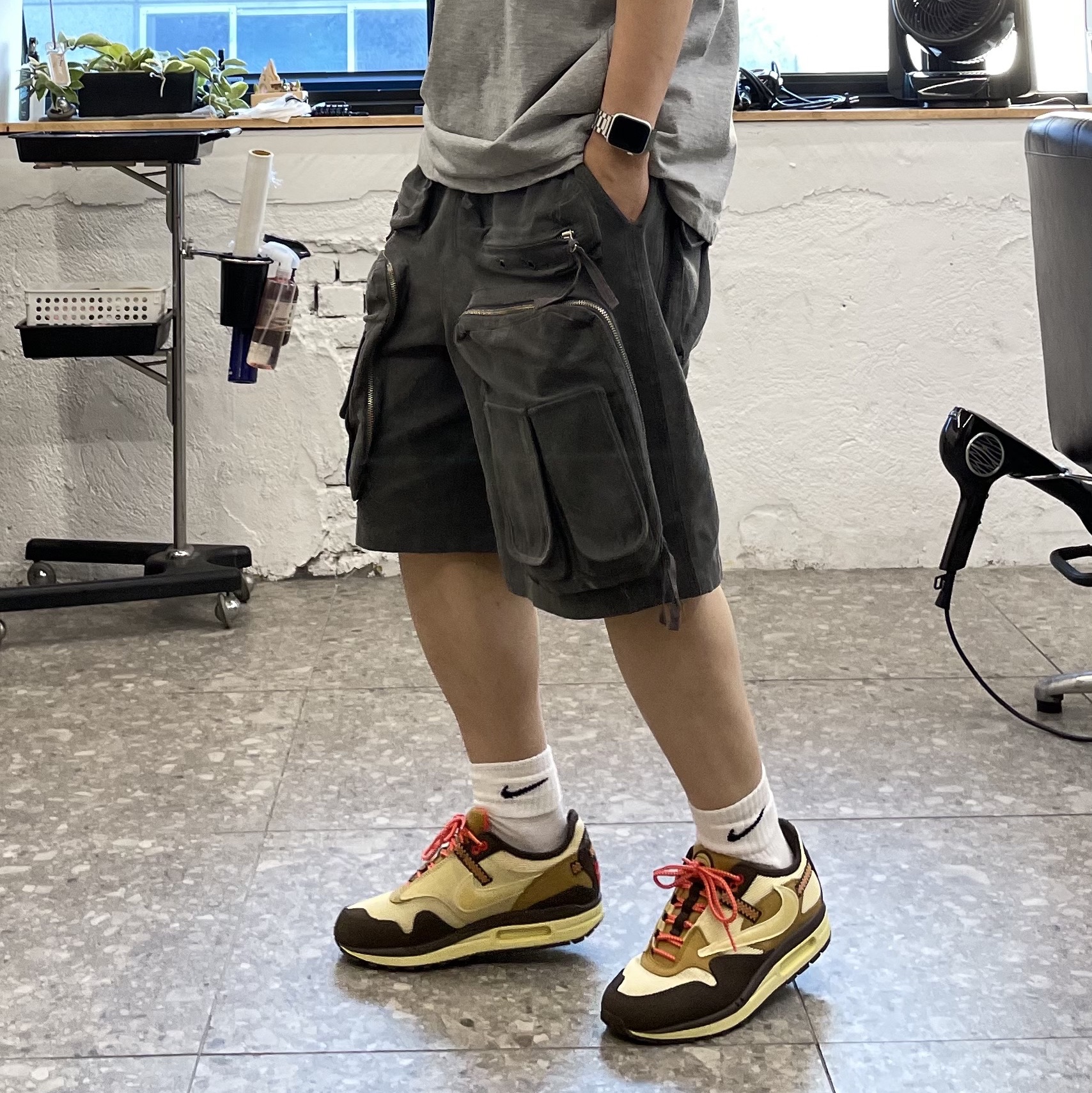 Nike x Travis Scott Air Max 1 Cact.us Brown 착용 스타일