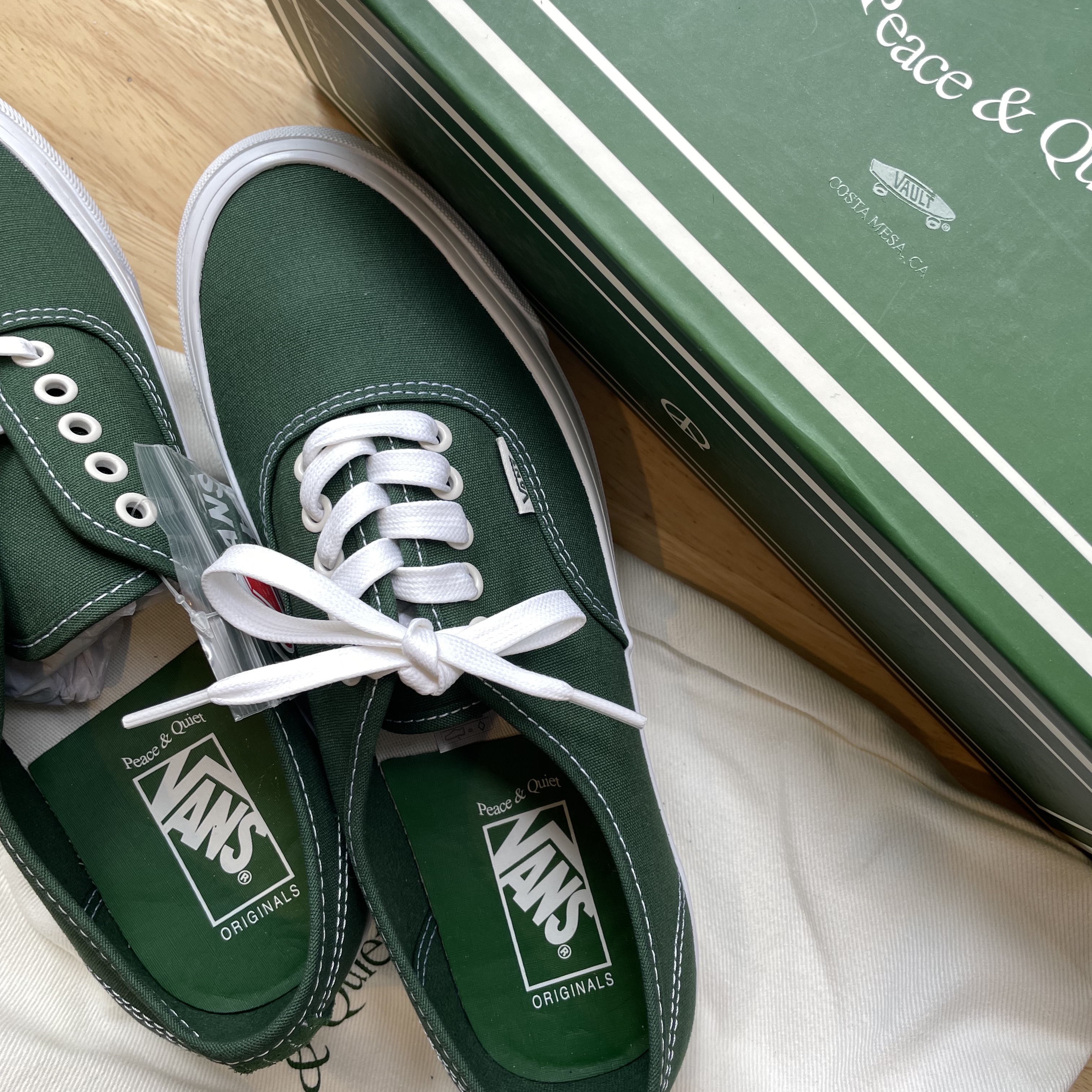 Vans Vault x Museum of Peace & Quiet OG Authentic LX Green White 착용 스타일