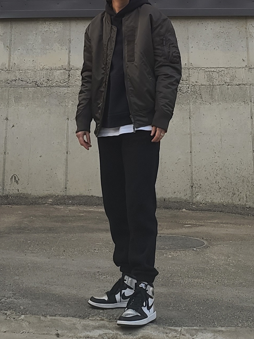 (W) Jordan 1 Retro High OG Silver Toe 착용 스타일