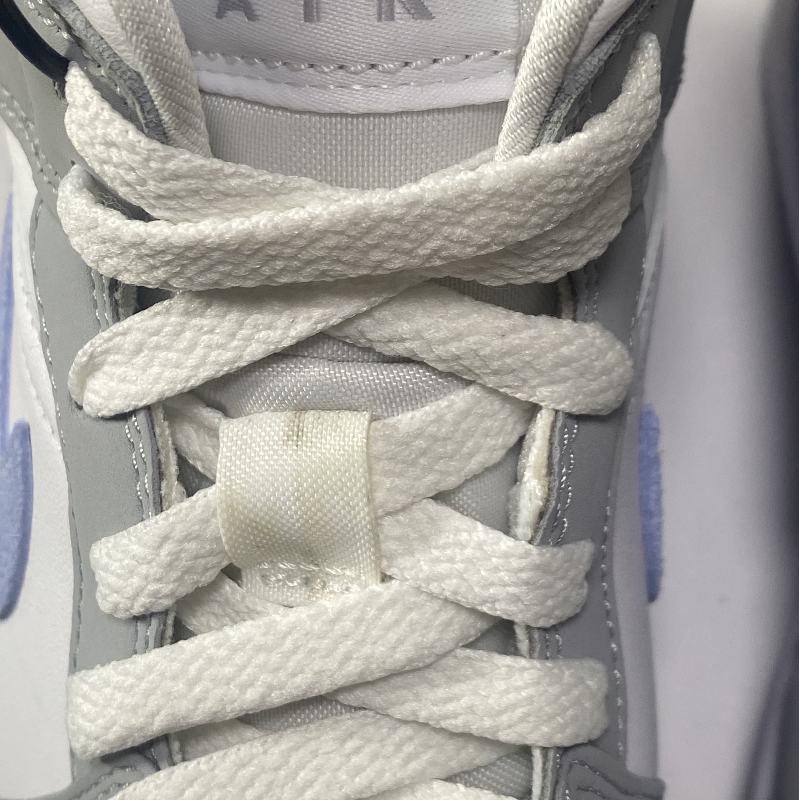 (W) Jordan 1 Mid Wolf Grey 착용 스타일 - 2
