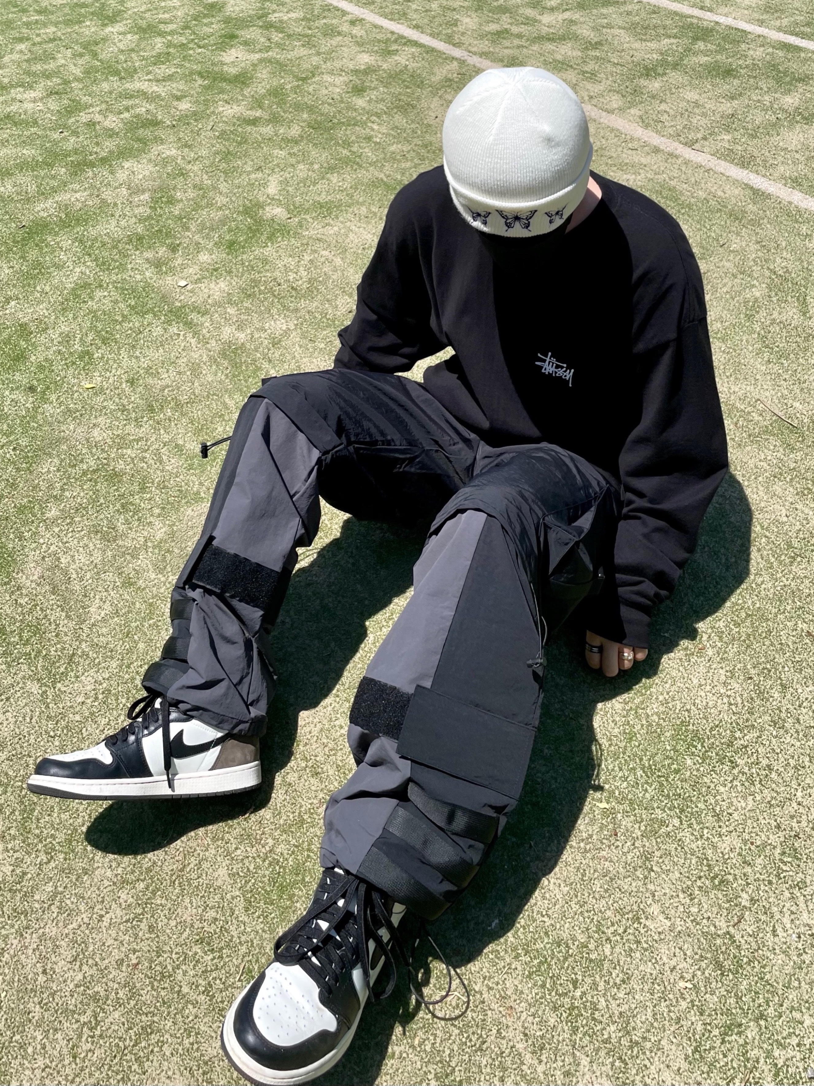 Stussy Basic Stussy LS T-Shirt Black 2022, Jordan 1 Retro High OG Black Mocha 착용 스타일 - 2