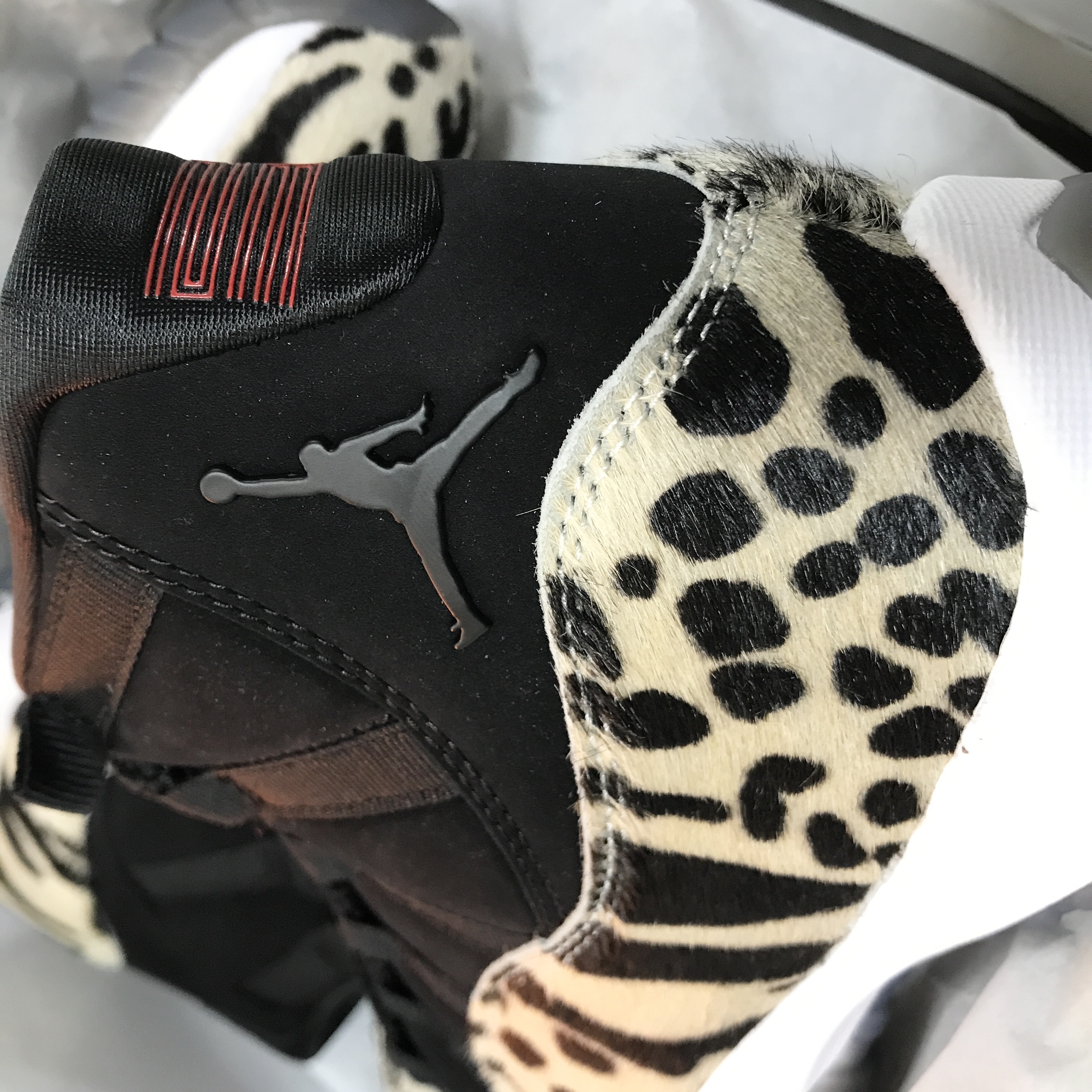 (W) Jordan 11 Retro Animal Instinct Black White 착용 스타일 - 2