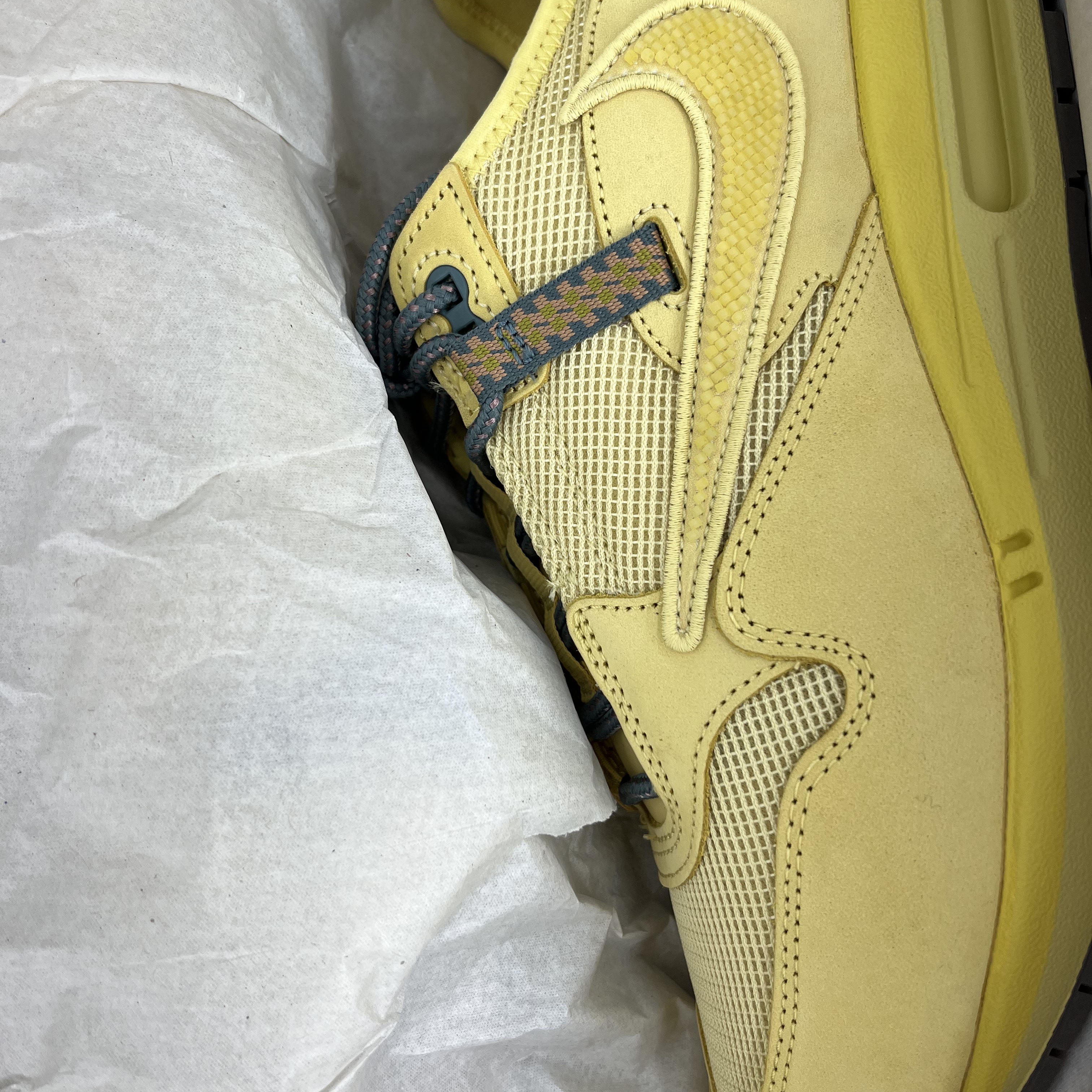 Nike x Travis Scott Air Max 1 Cact.us Brown, Nike x Travis Scott Air Max 1 Cact.us Gold 착용 스타일 - 2