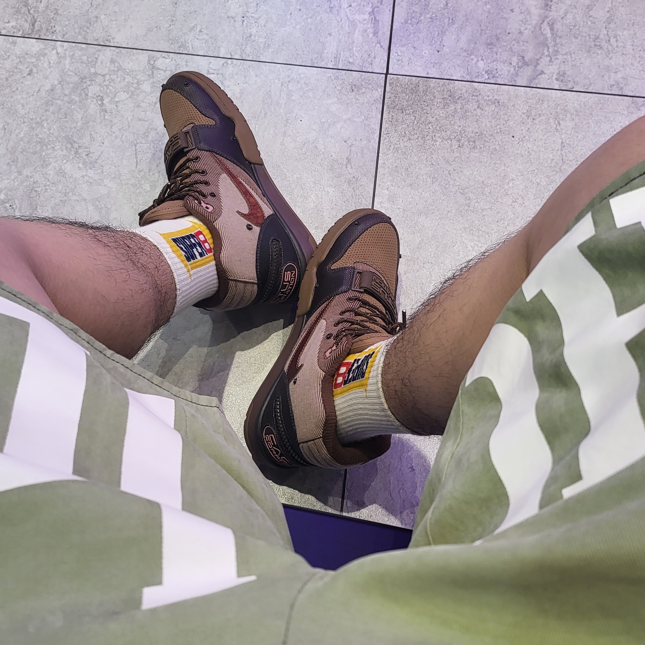 Nike x Travis Scott Air Trainer 1 Archaeo Brown and Rust Pink 착용 스타일