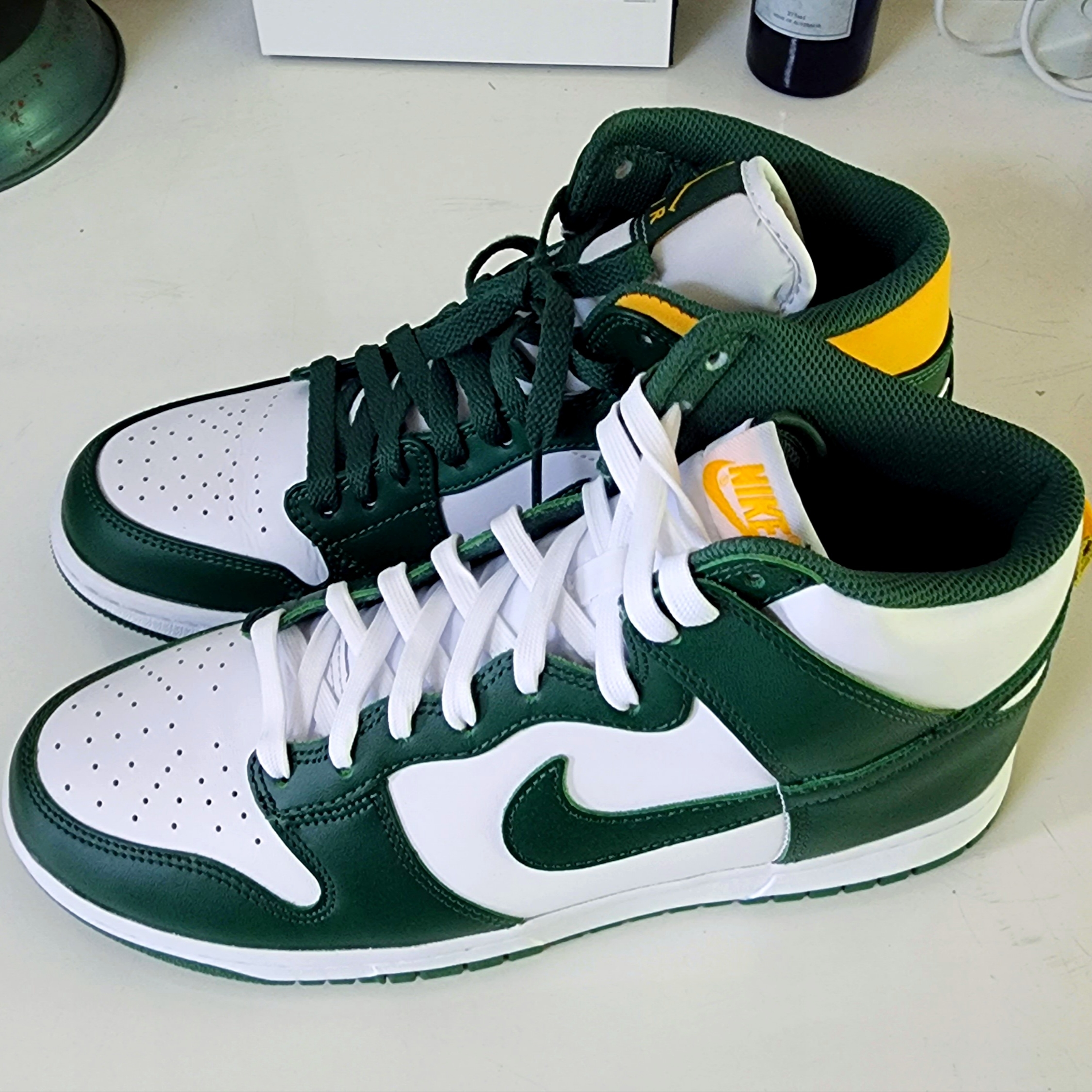 Jordan 1 Mid Sonics 2021, Nike Dunk High Retro Noble Green 착용 스타일
