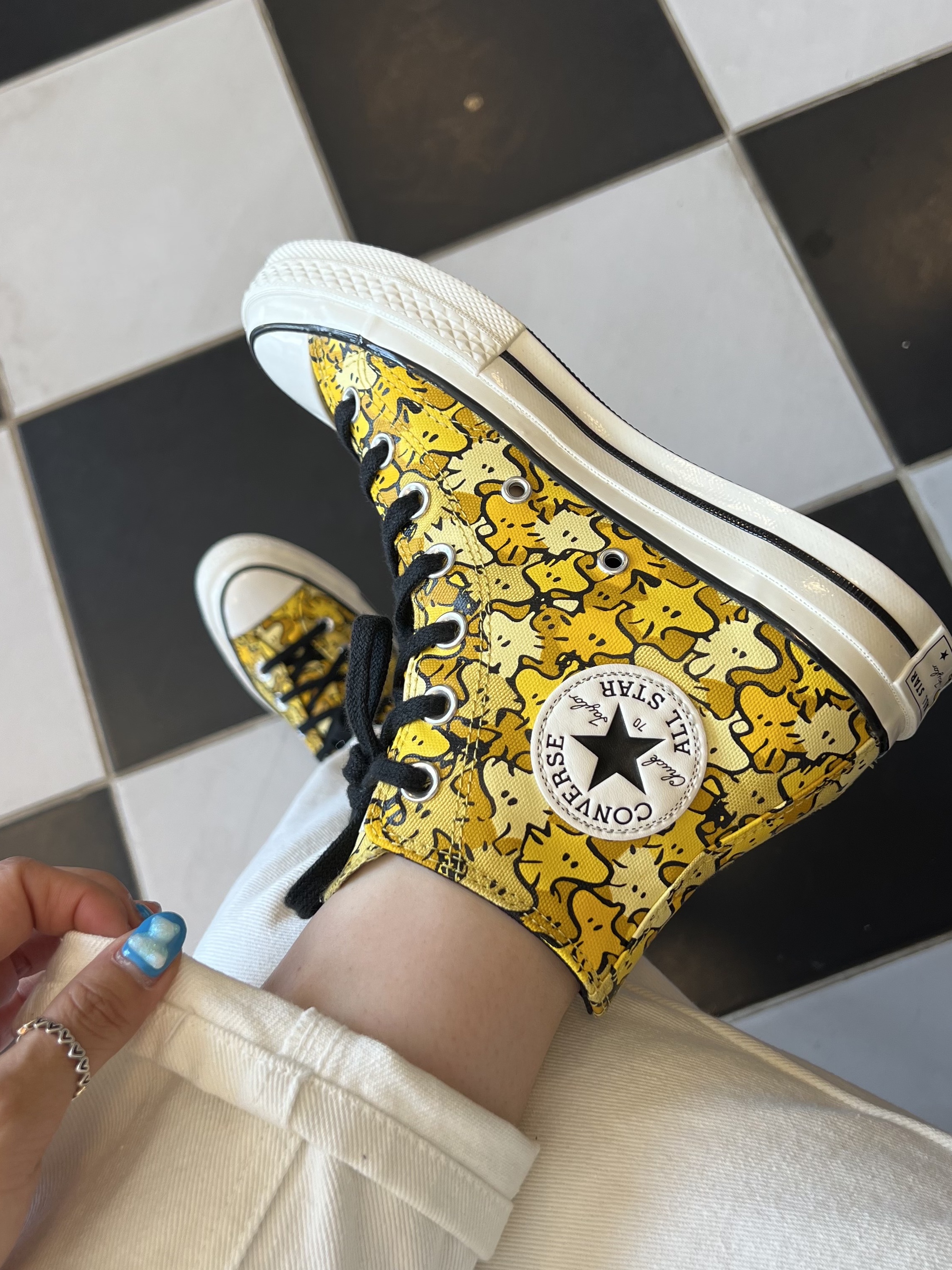 Converse x Peanuts Chuck 70 High Mineral Yellow 착용 스타일 - 1