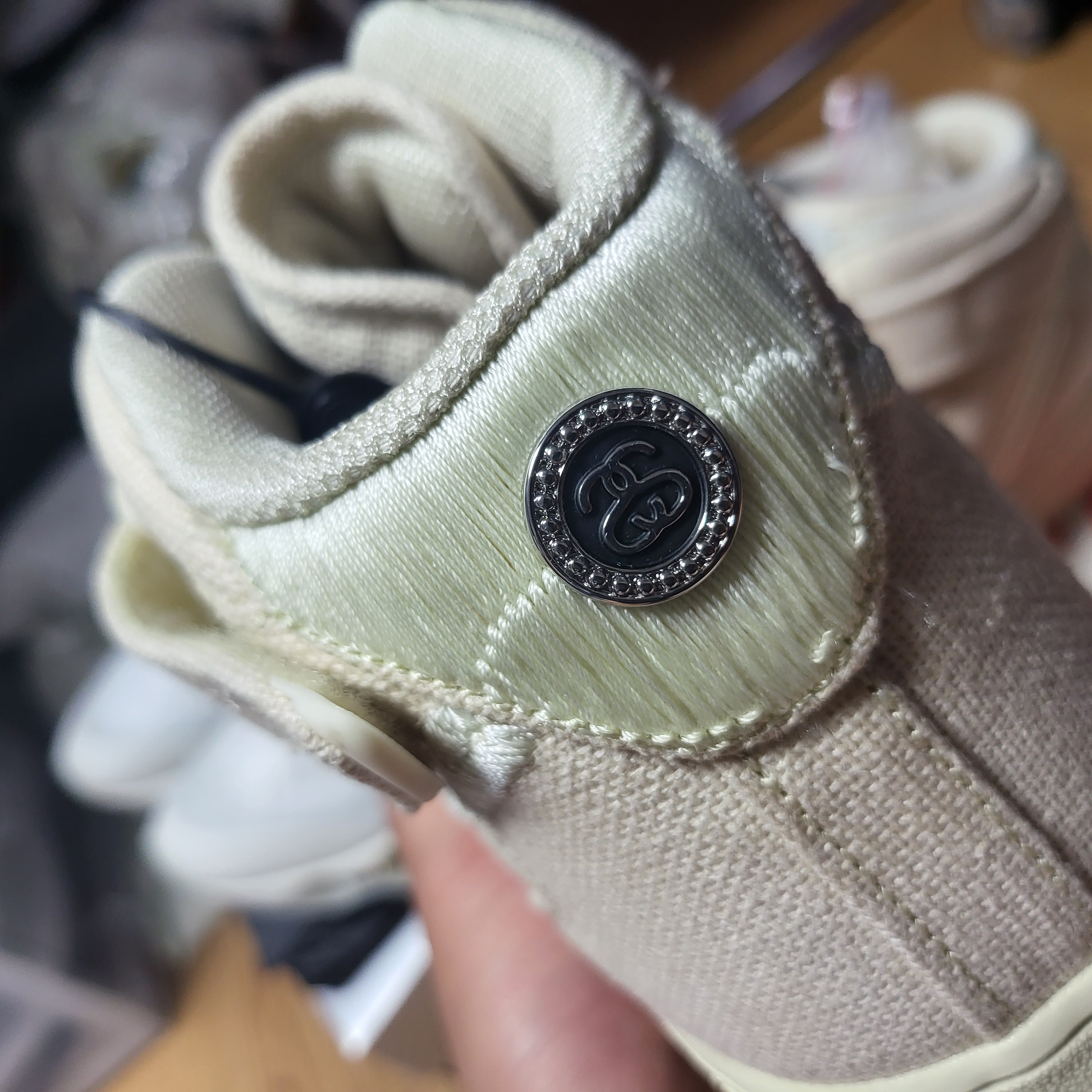 Nike x Stussy Air Force 1 '07 Mid SP Fossil, Jordan 2 x Union Retro SP Rattan 착용 스타일 - 1