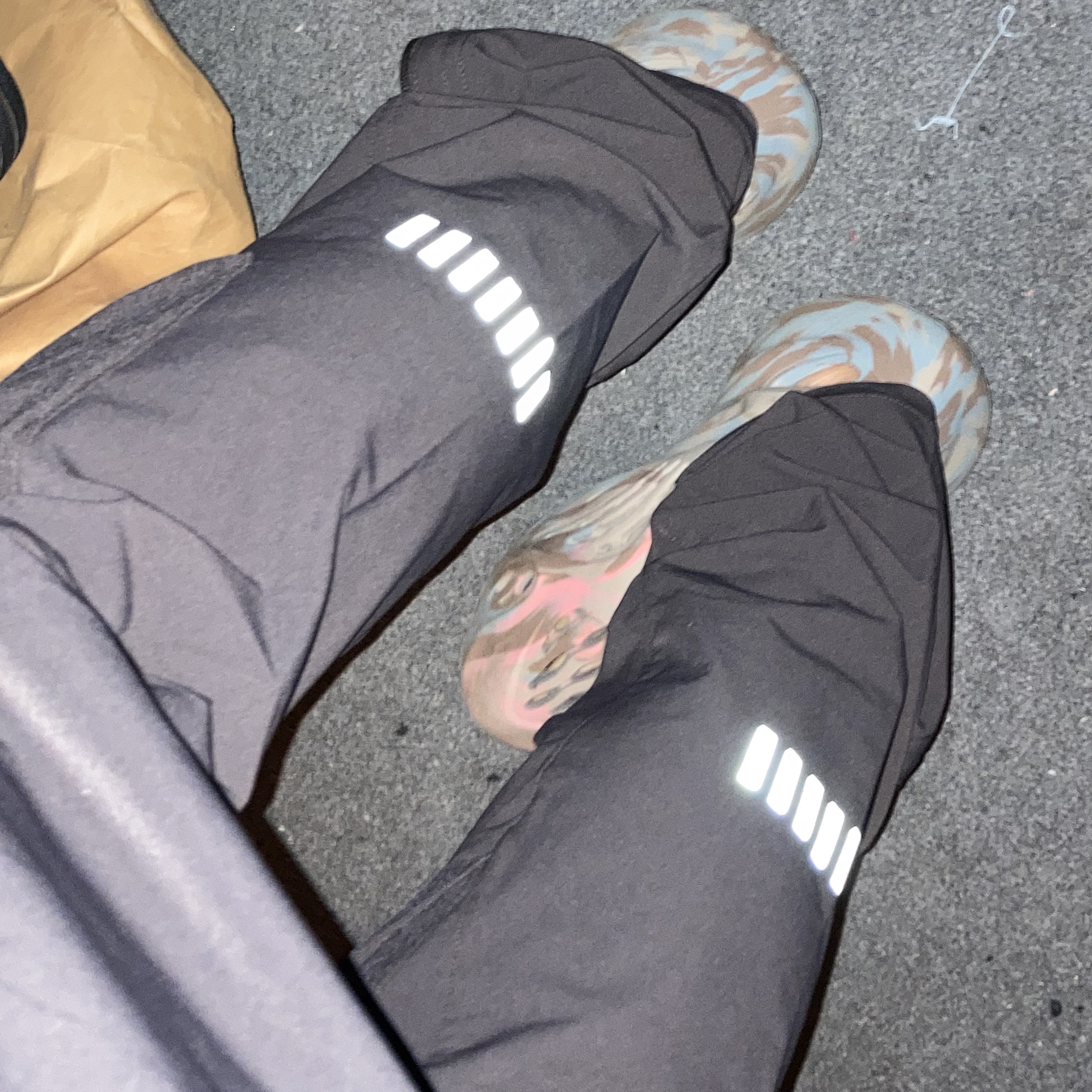 Nike x Travis Scott NRG BH Pants Velvet Brown - US/EU, Human Made x A$AP Rocky Human Testing T-Shirt Black 착용 스타일 - 5