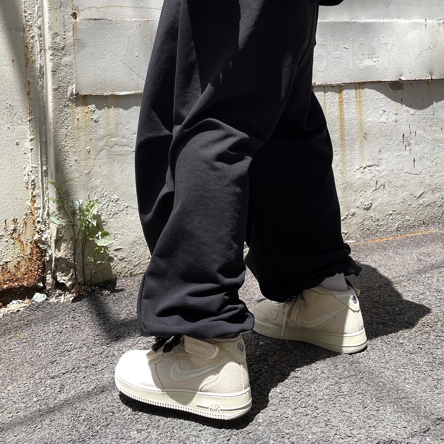 Nike x Stussy Air Force 1 '07 Mid SP Fossil 착용 스타일