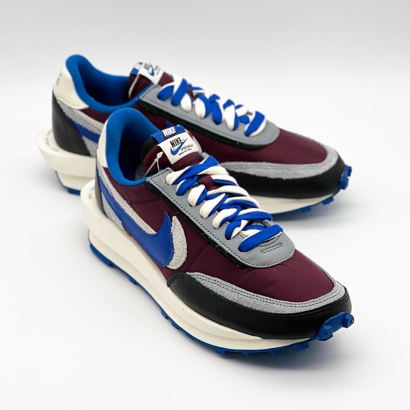 Nike x Sacai x Undercover LDWaffle Night Maroon Team Royal 착용 스타일 - 2